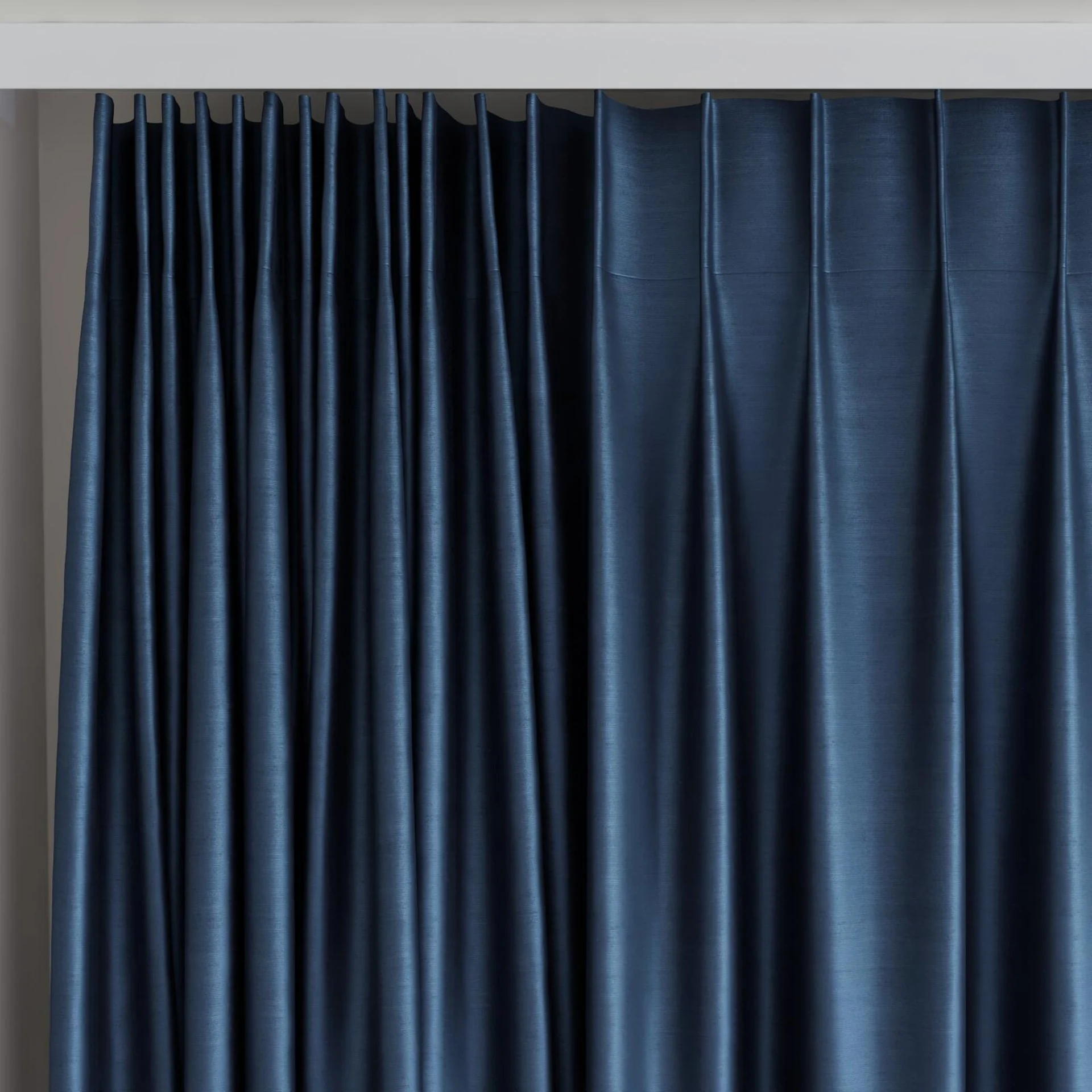 Top view of Mont Blanc Captain, on curtain rail
