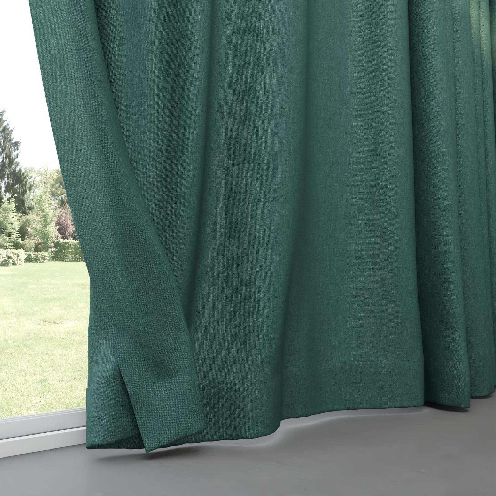 Bottom view of Perfecto Spruce, pinch pleat