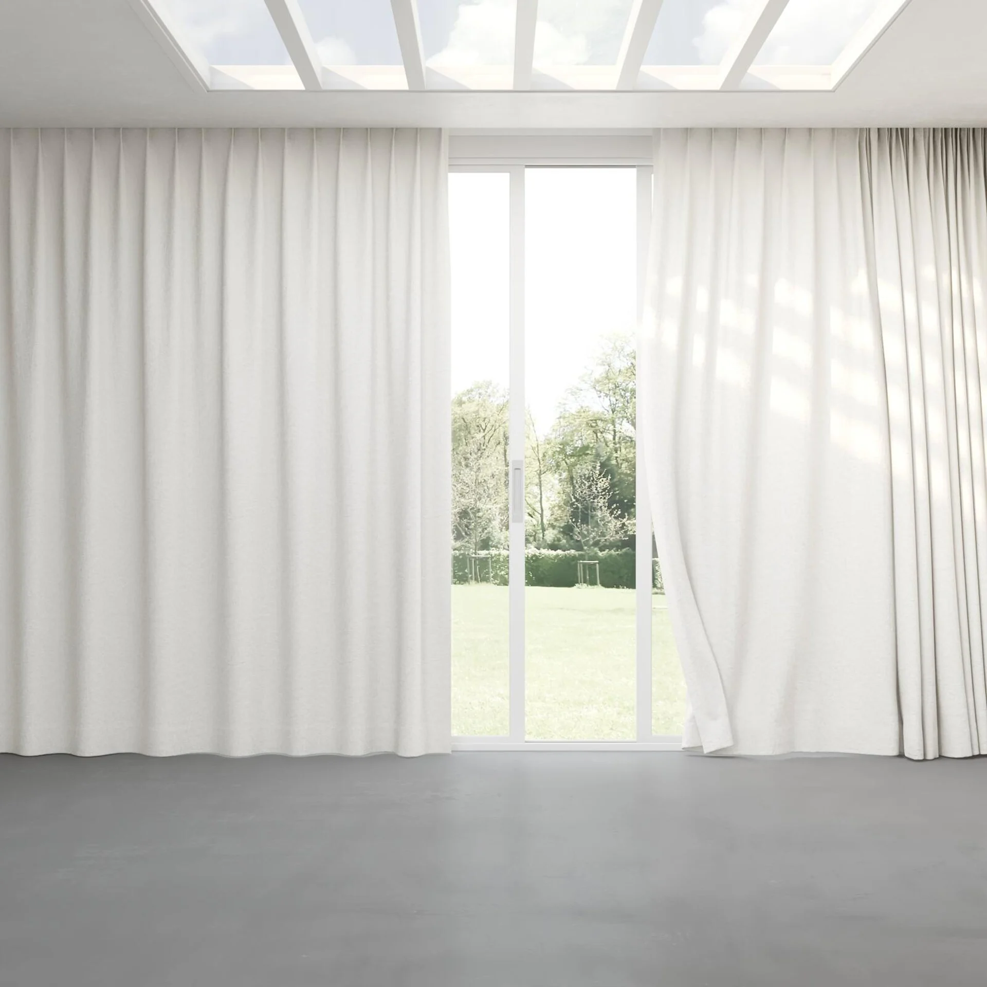 Full view of Azulejo Calico, pinch pleat