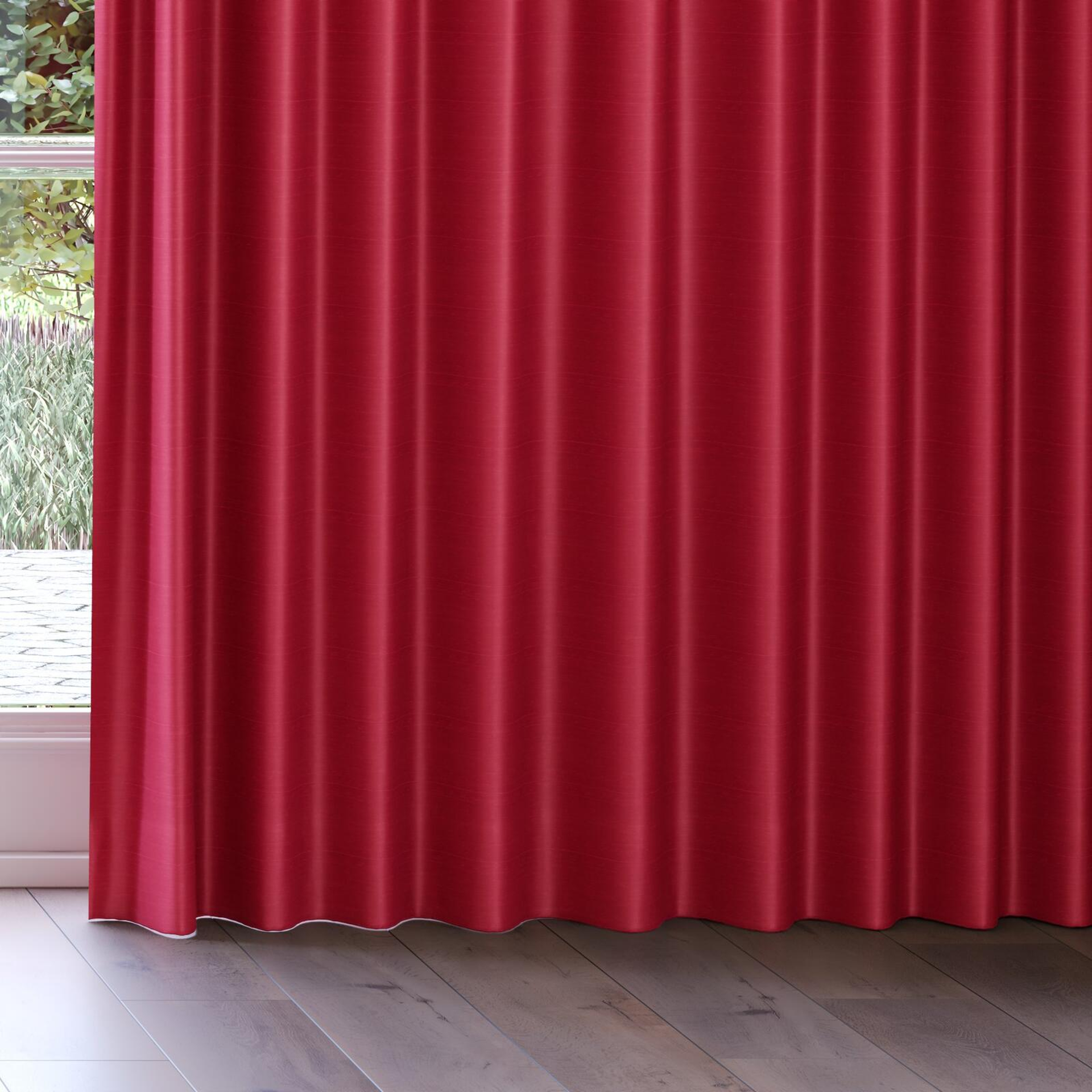 Bottom view of Silky Calypso, on curtain rail