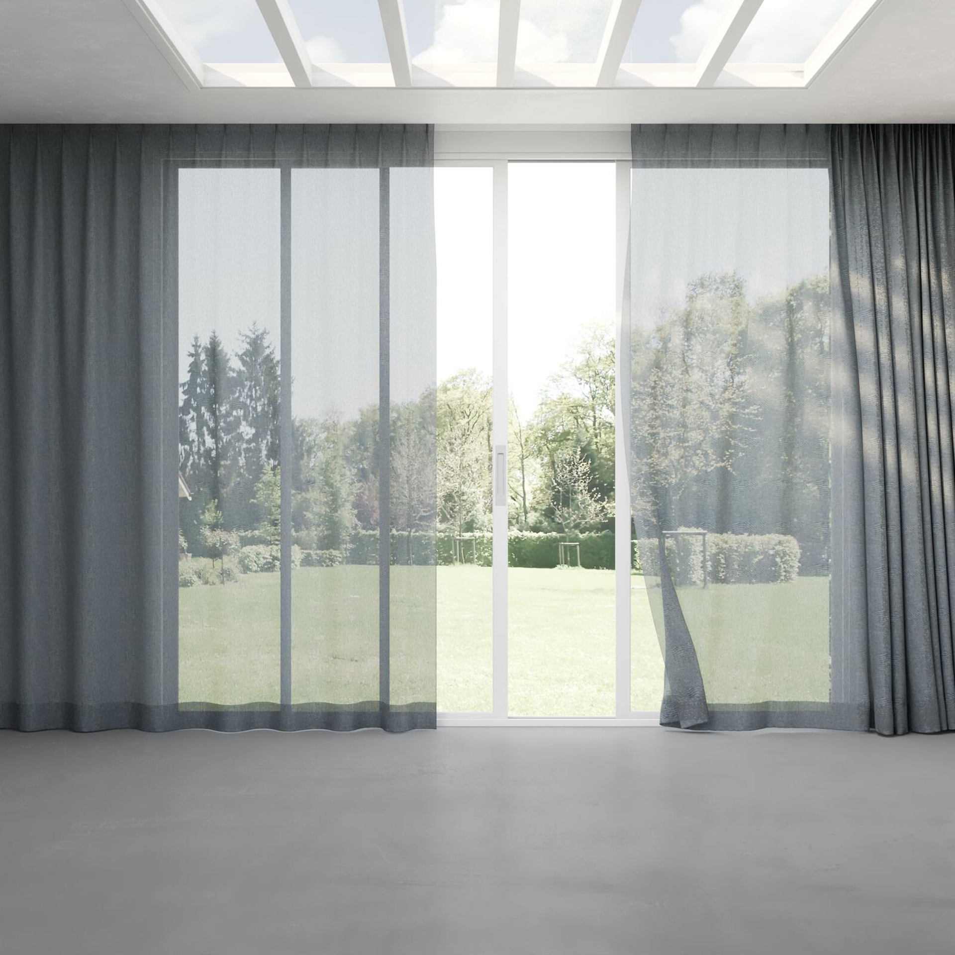 Full view of Gesso Lino Oceania, pinch pleat