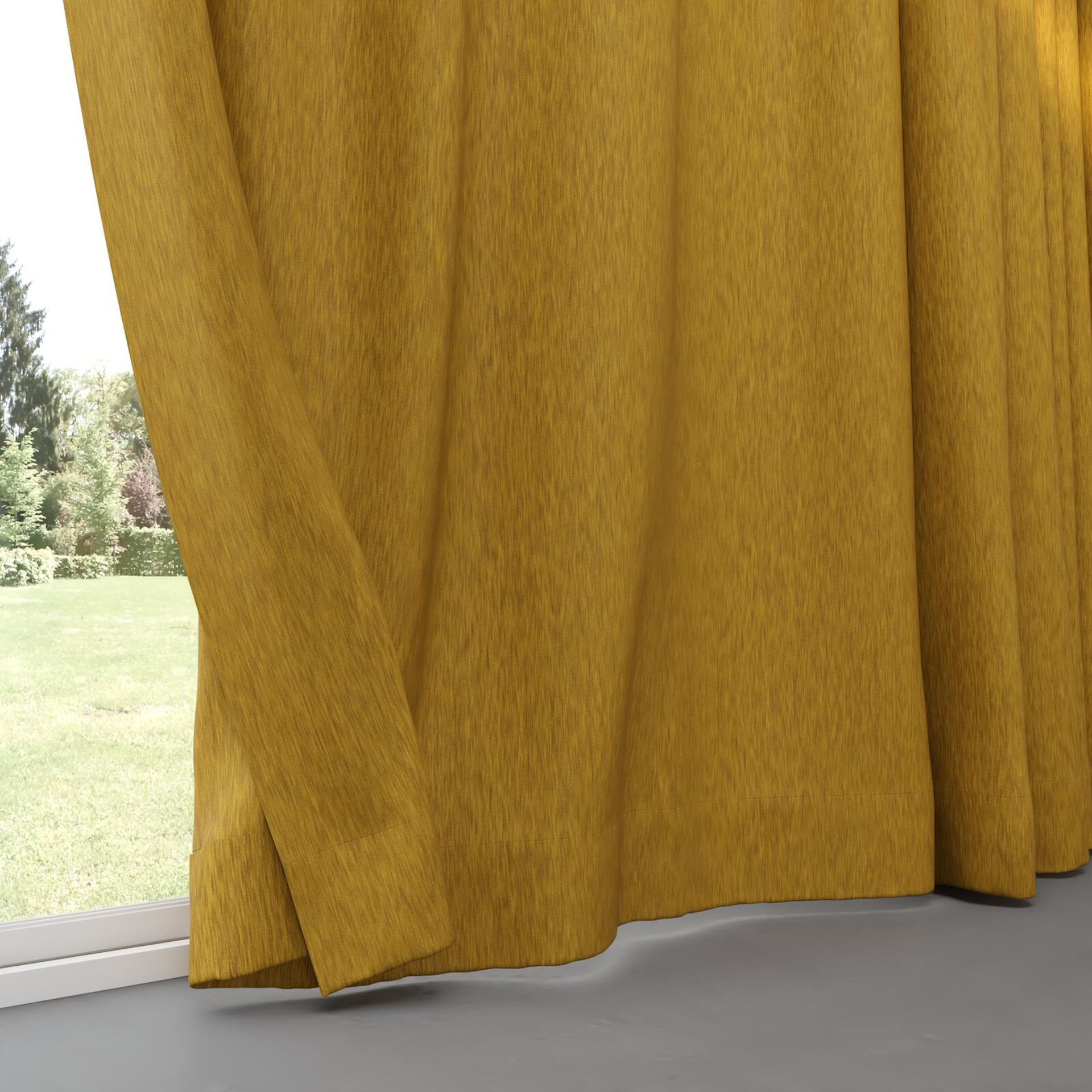 Bottom view of Tuxedo Gold, pinch pleat
