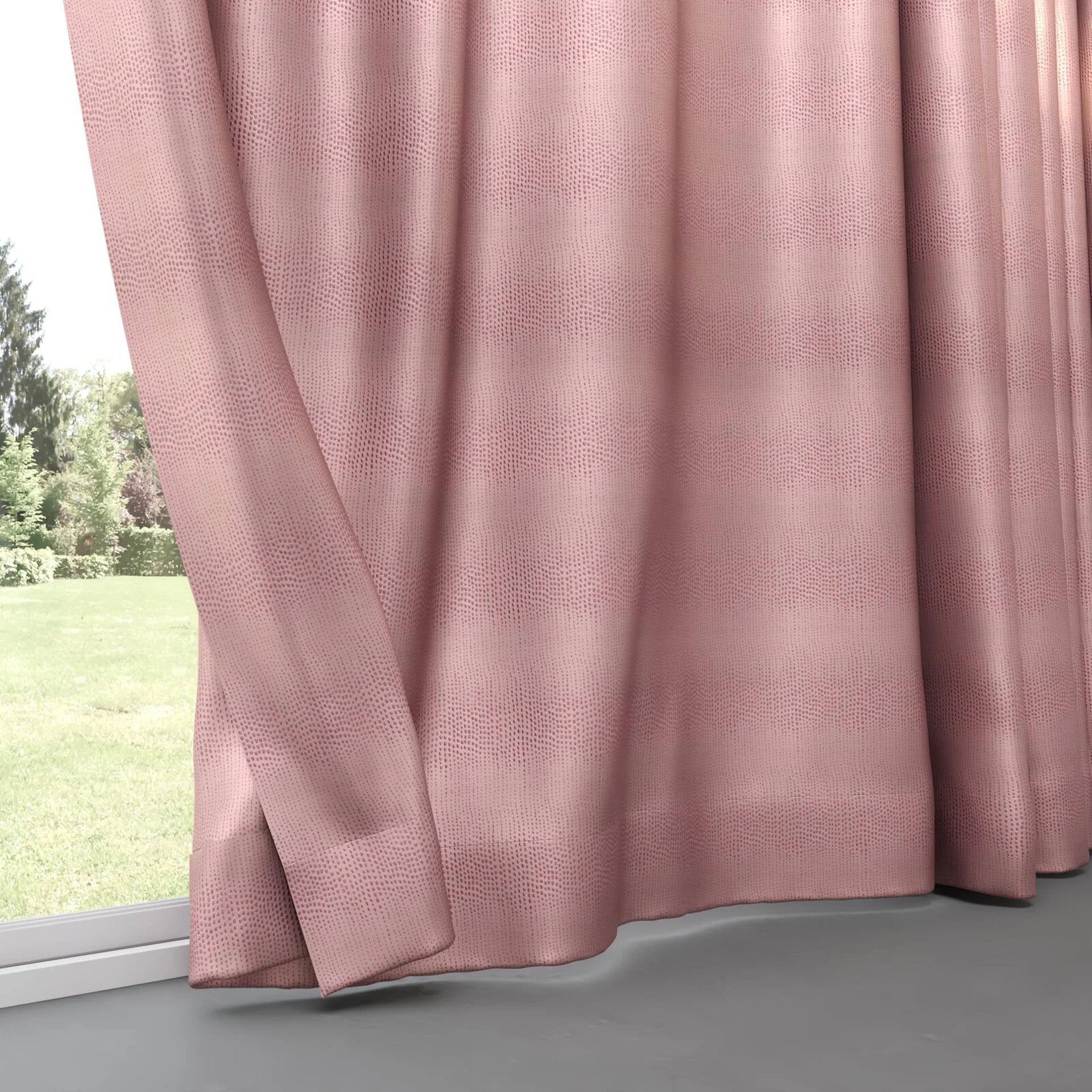 Bottom view of Glint Port, pinch pleat
