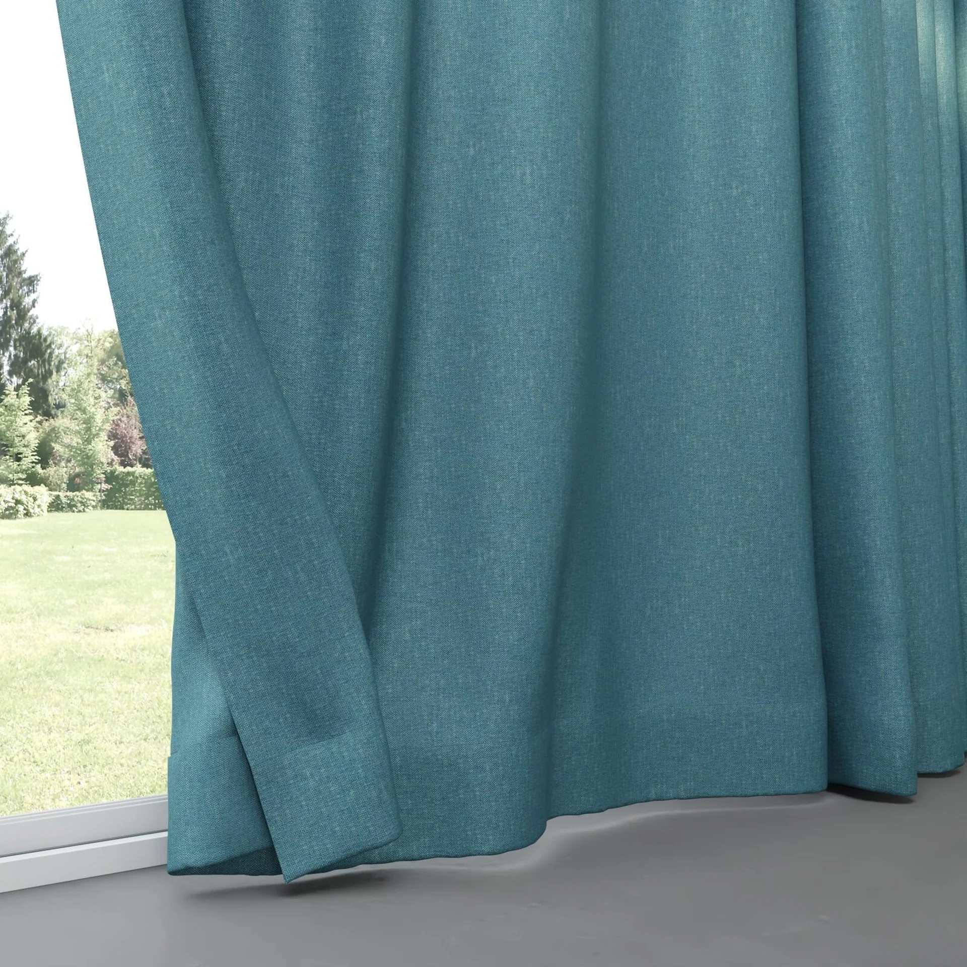 Bottom view of Bronco Hydro, pinch pleat