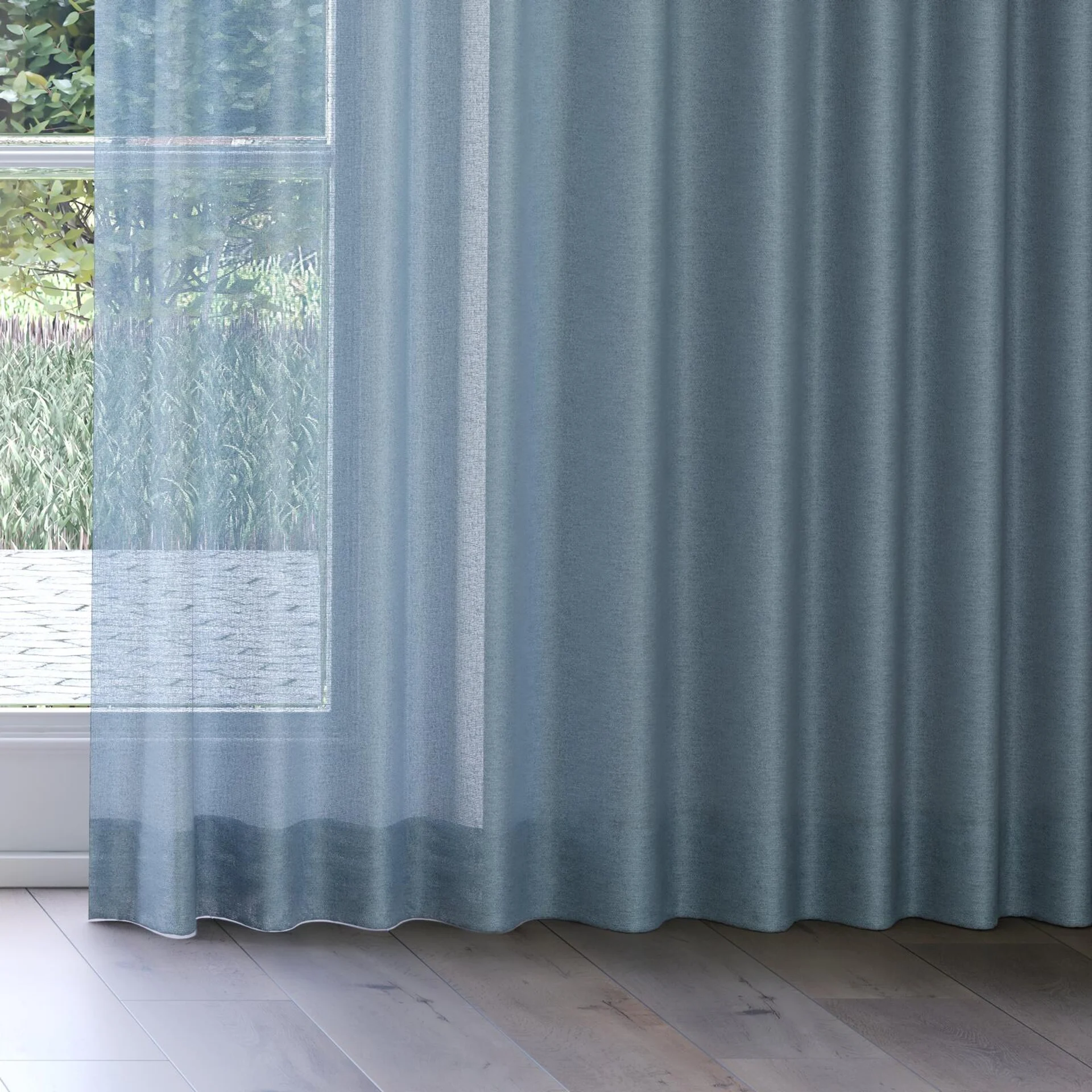 Bottom view of Focus Storm, on curtain rail