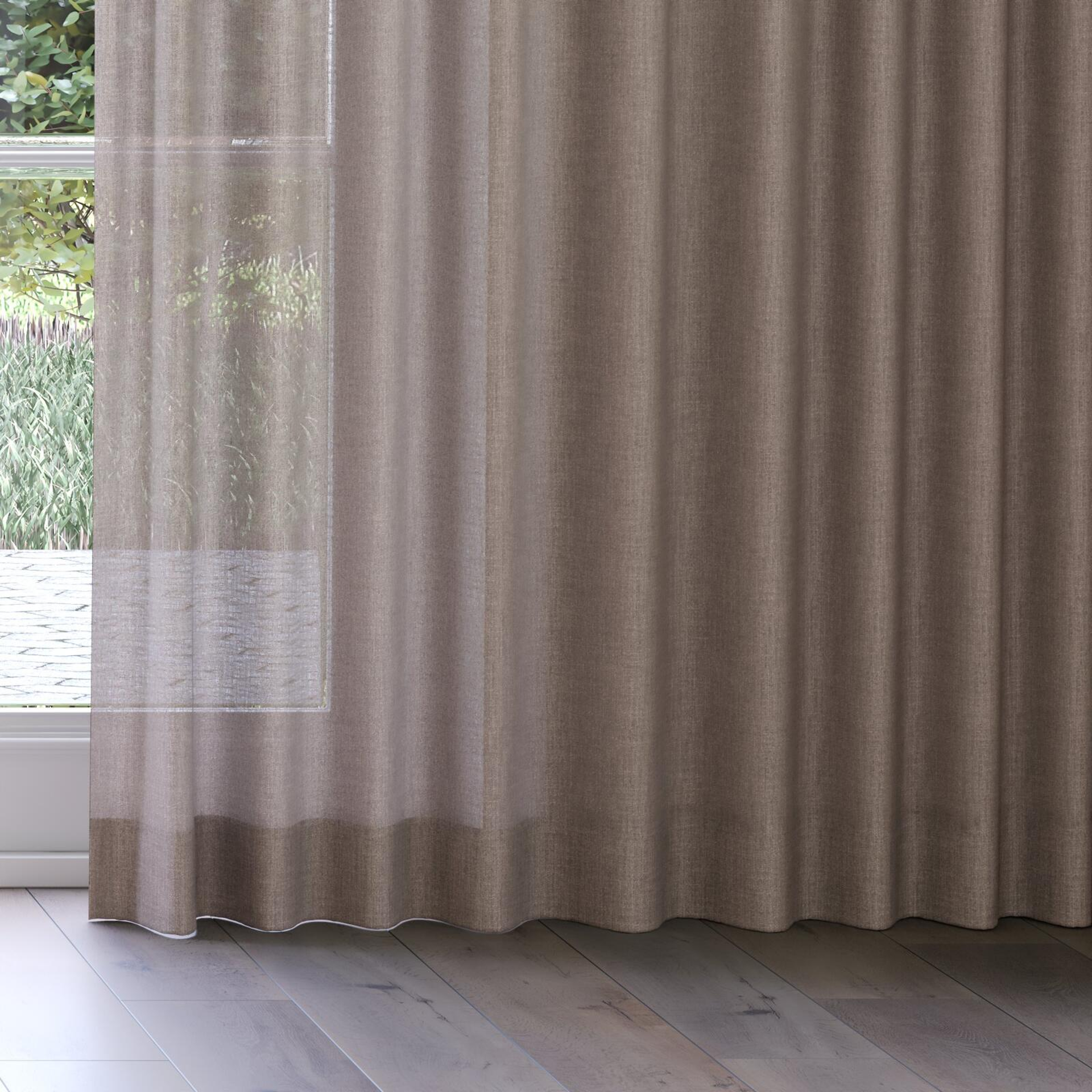 Bottom view of Motion Bison, on curtain rail