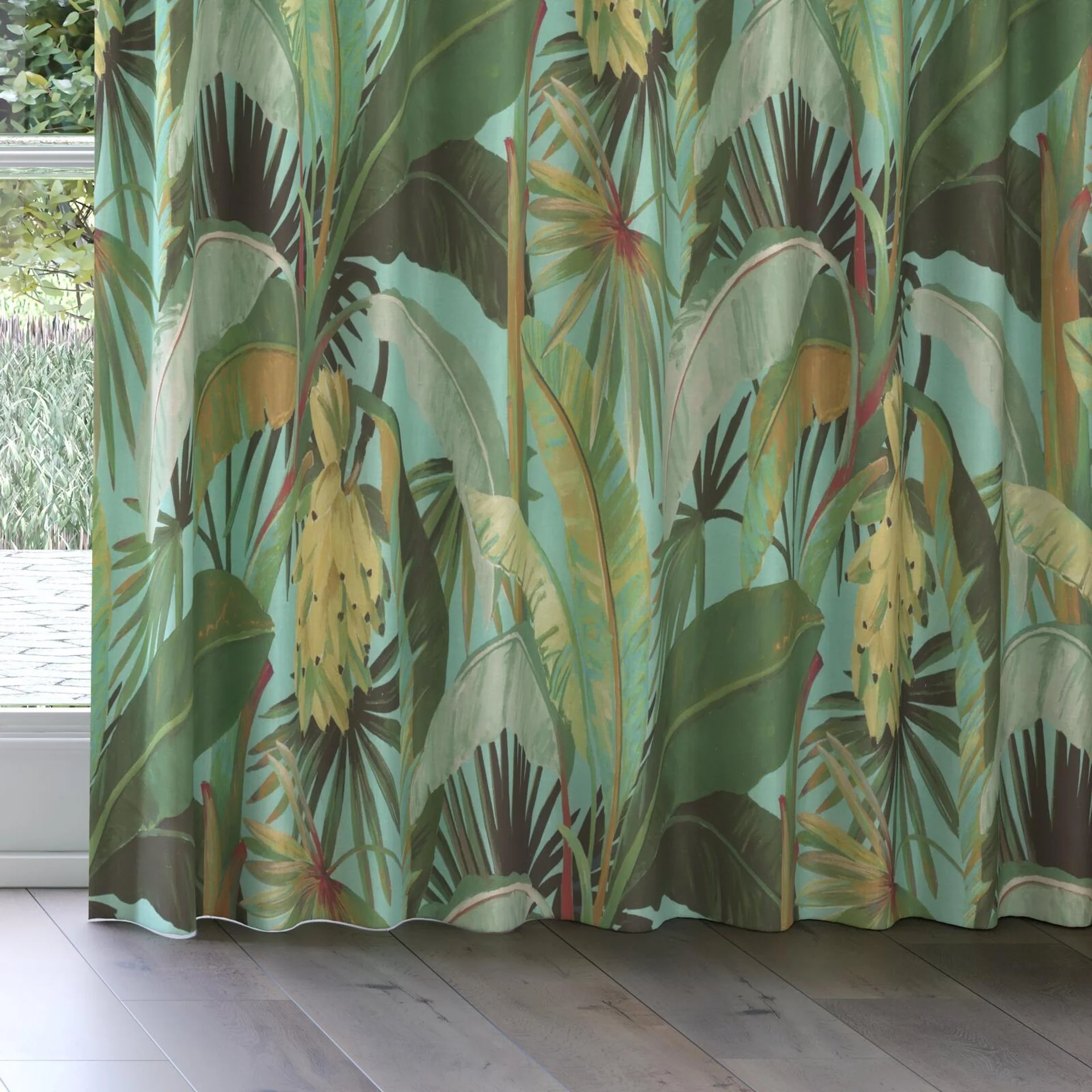 Bottom view of La Palma Aqua, on curtain rail