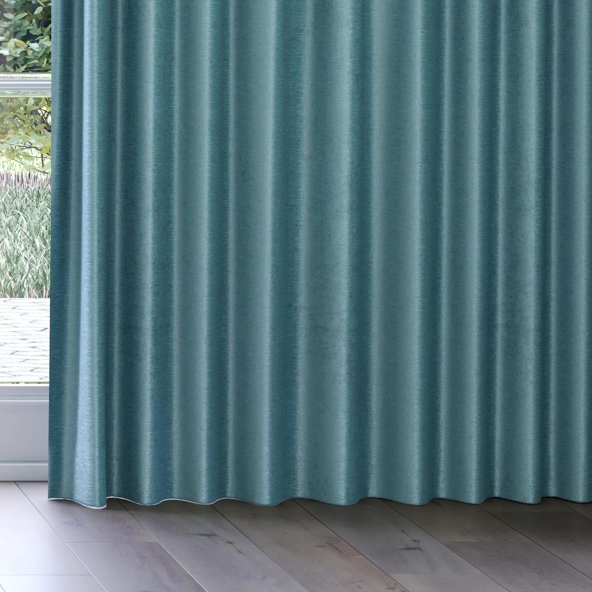 Bottom view of Lambada Ocean, on curtain rail