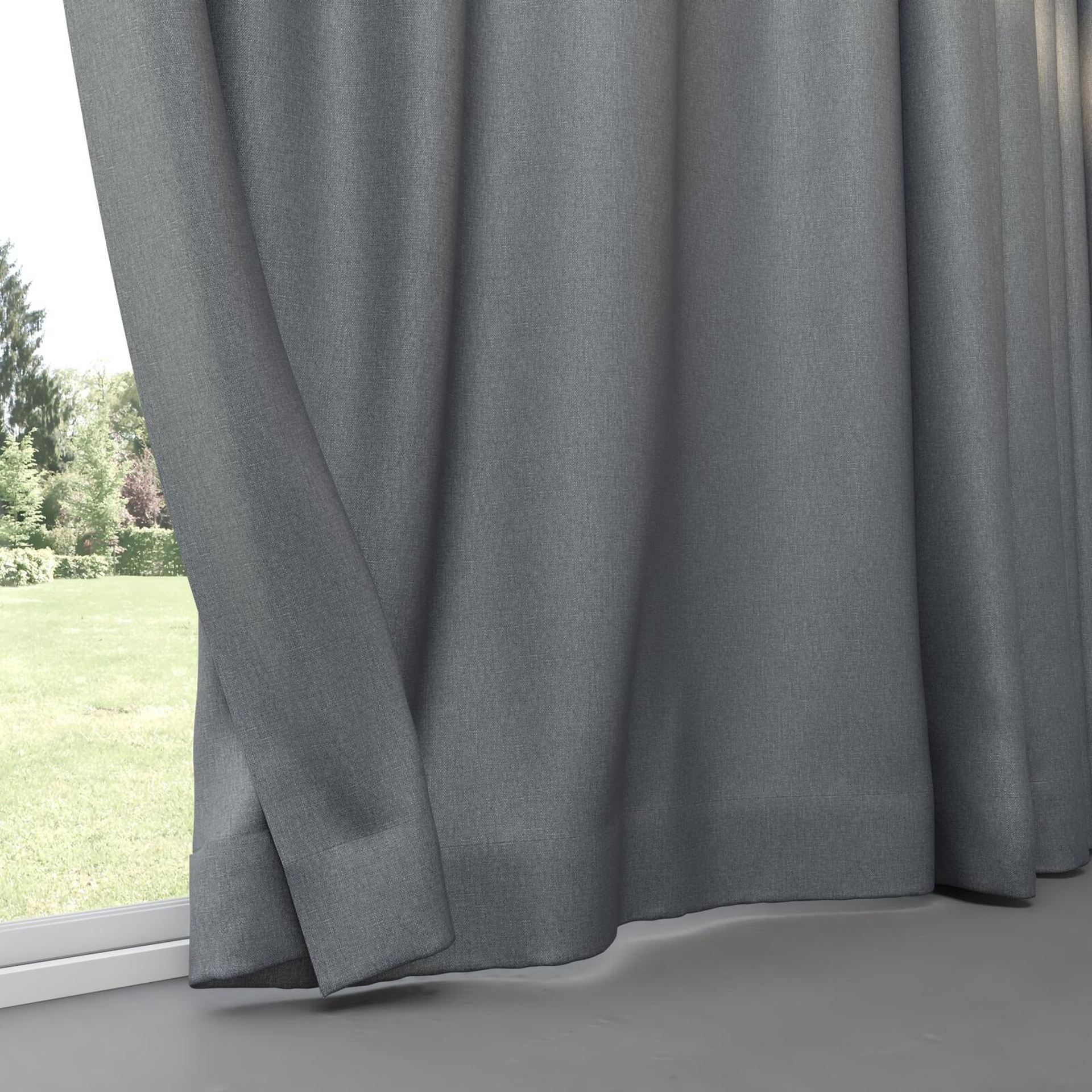 Bottom view of Tonga Carbon, pinch pleat