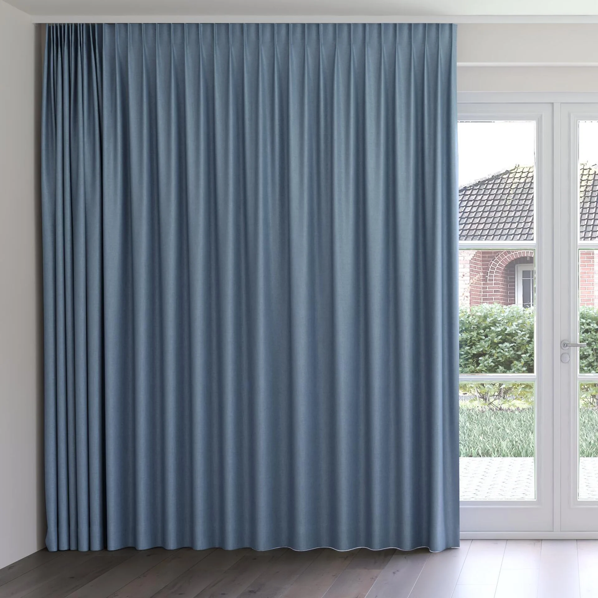 Front view of Perfecto River, on curtain rail