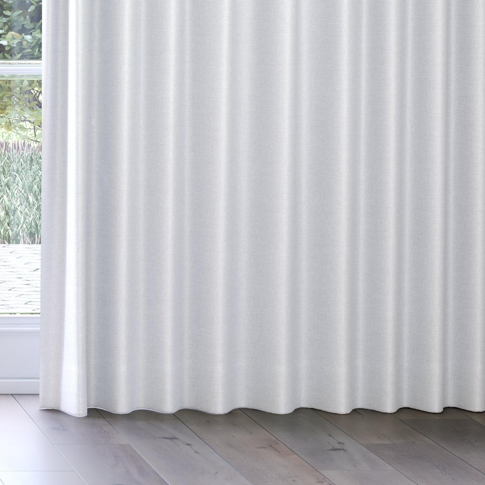 Bottom view of Jupiter Snow, on curtain rail