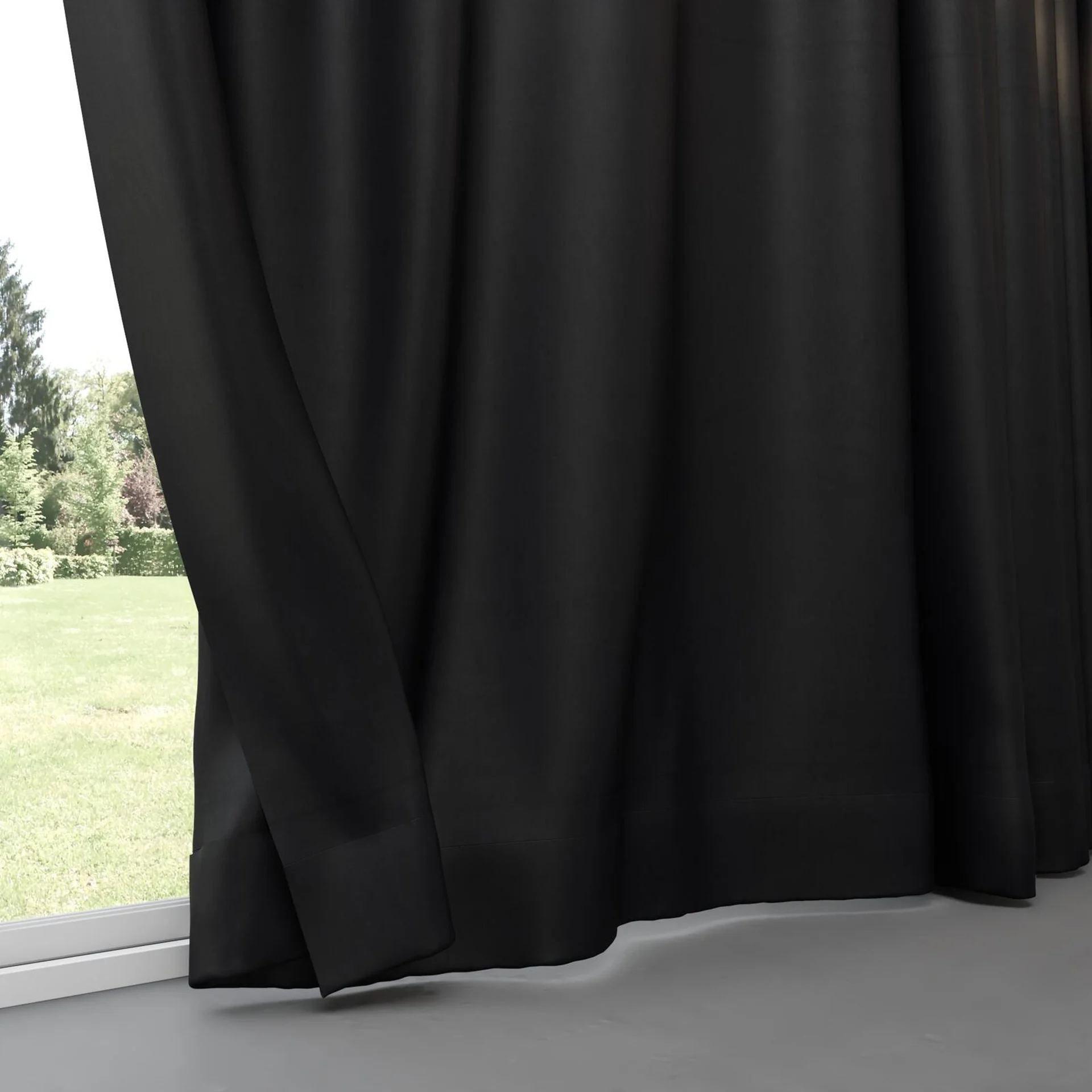 Bottom view of Warlock Noir, pinch pleat