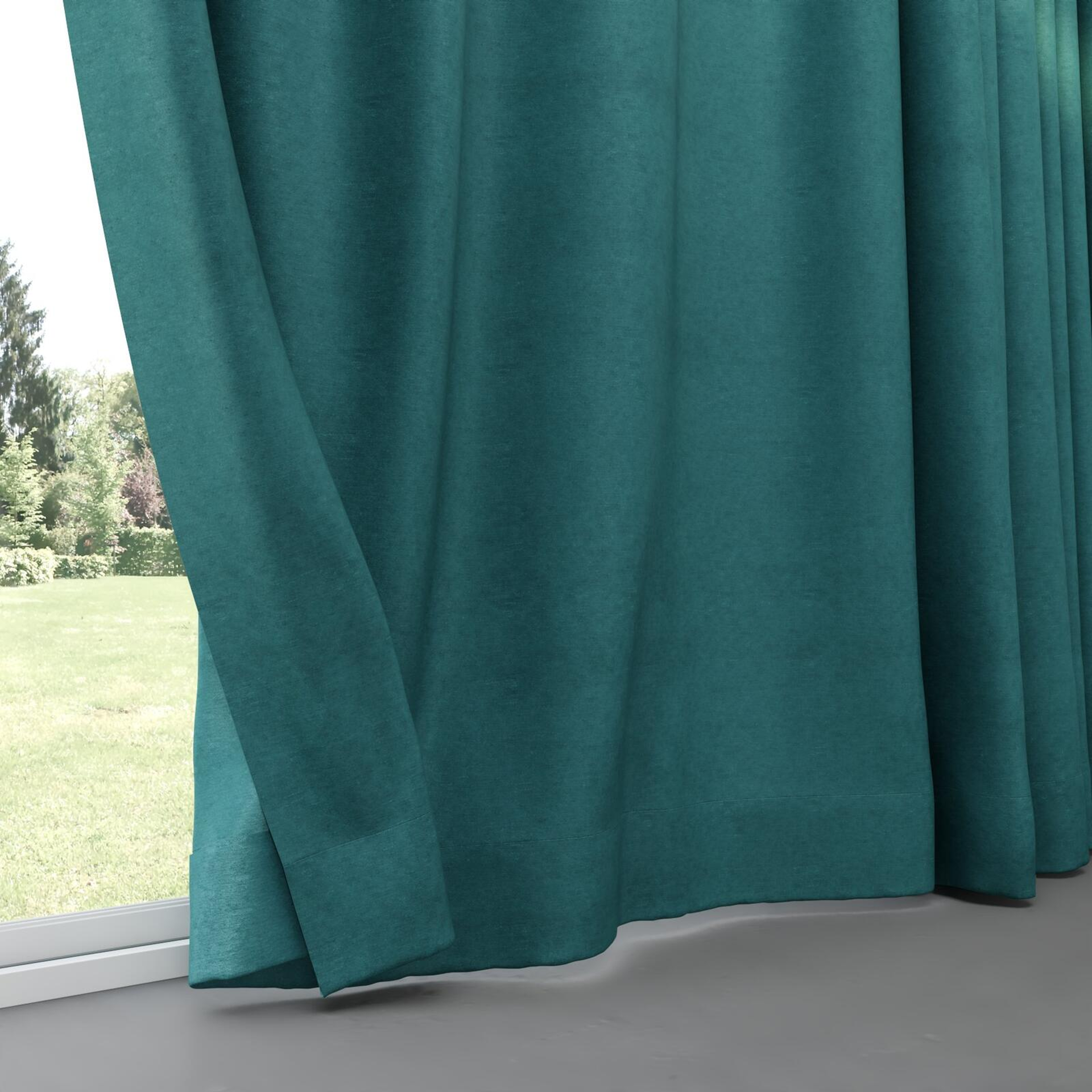Bottom view of Baron Peacock, pinch pleat