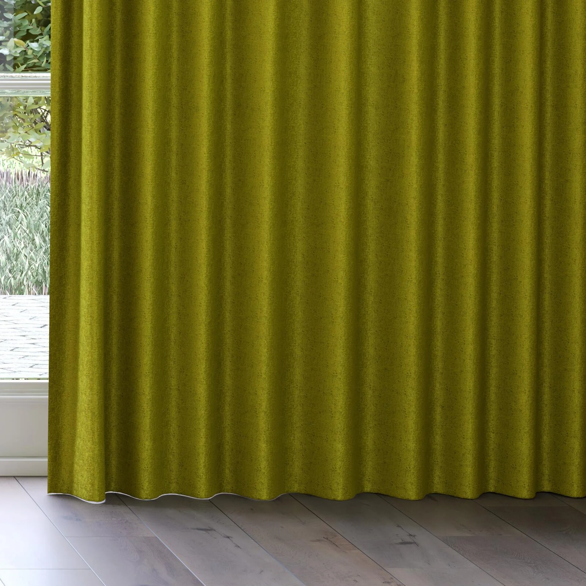 Bottom view of Monsieur Grass, on curtain rail