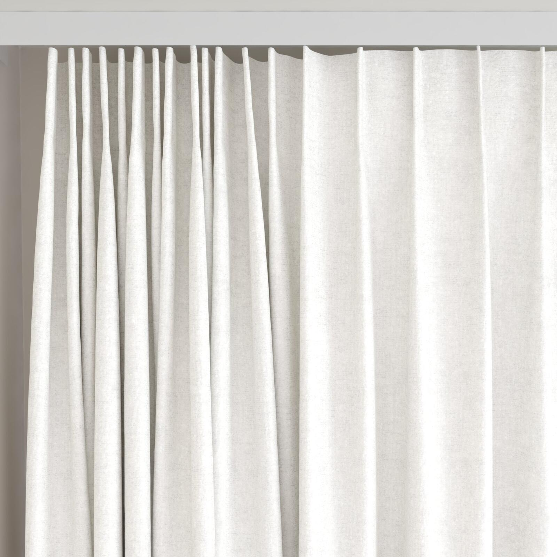 Top view of Monsieur Snow, on curtain rail