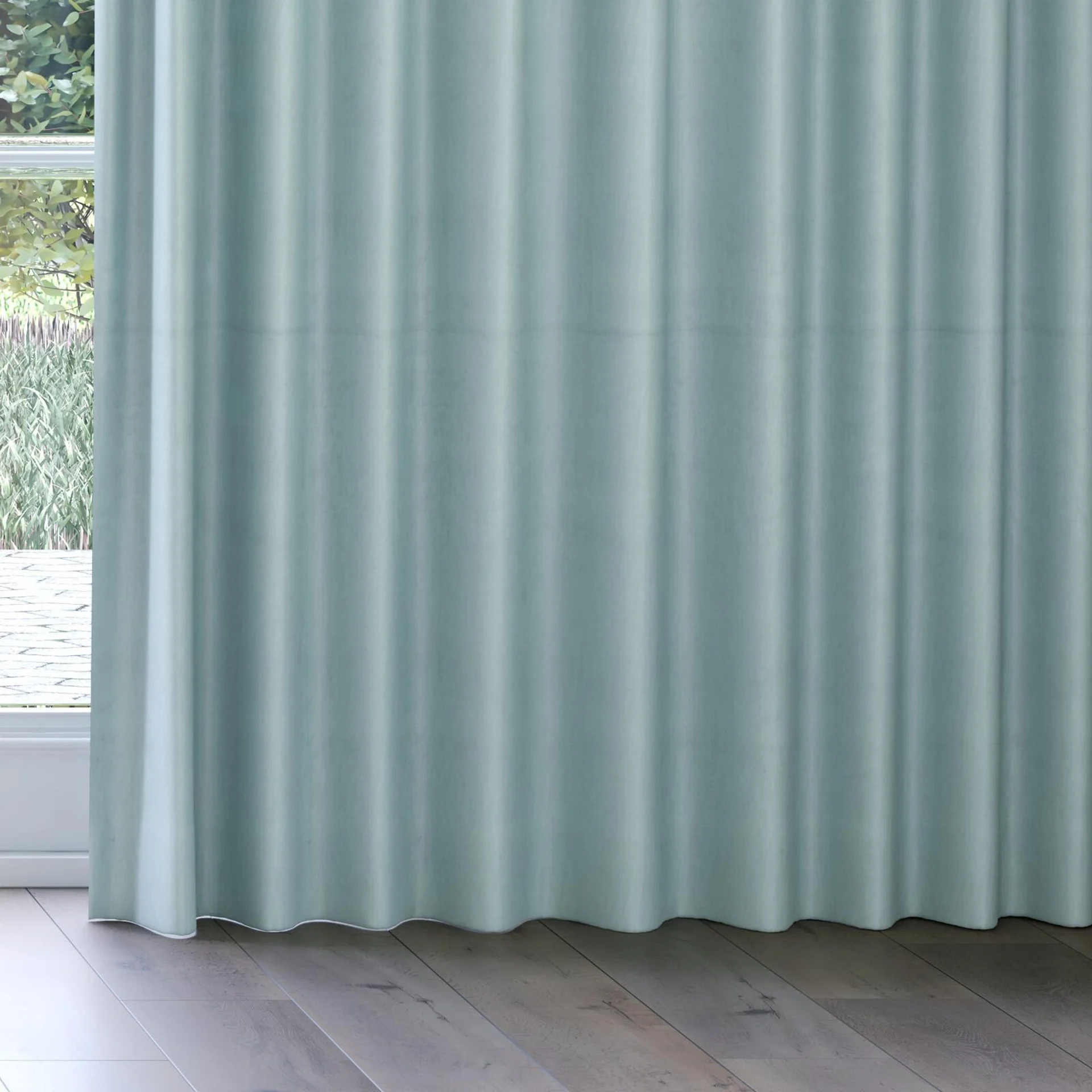 Bottom view of Warlock Aqua, on curtain rail
