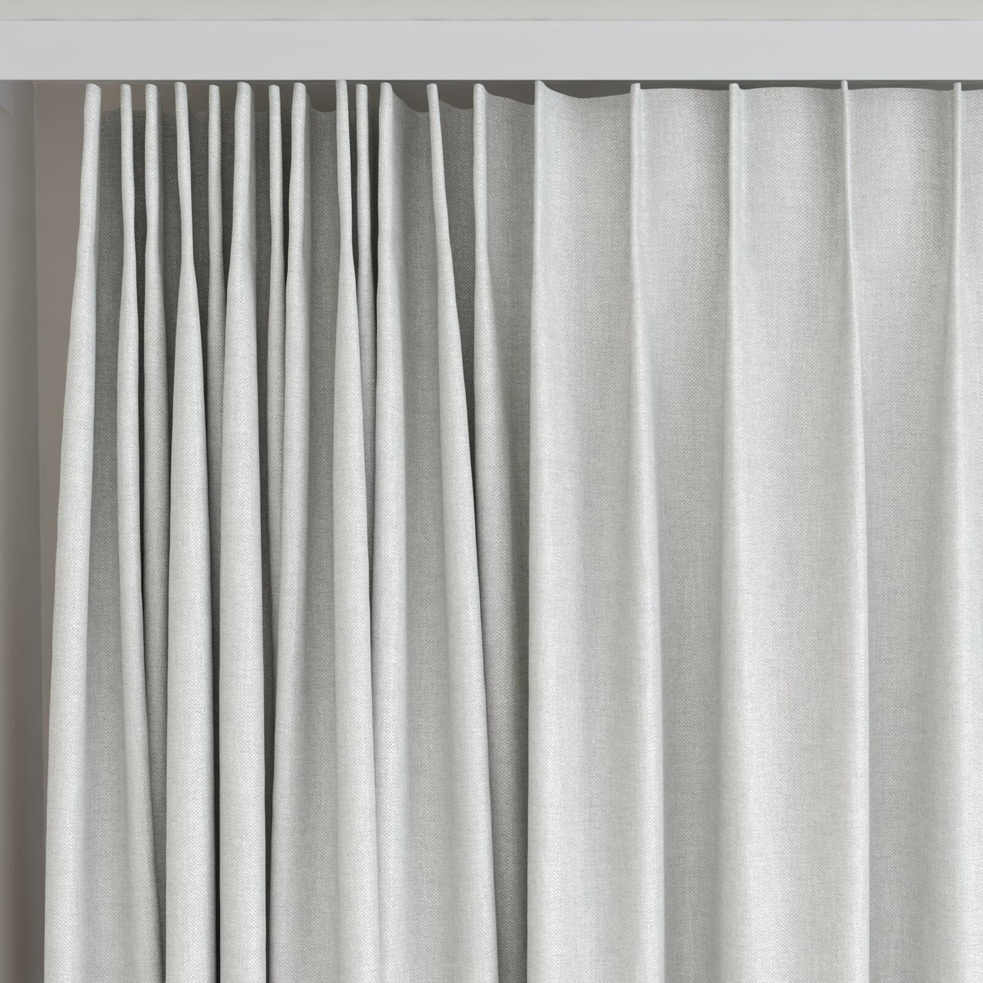 Top view of Perfecto Sterling, on curtain rail