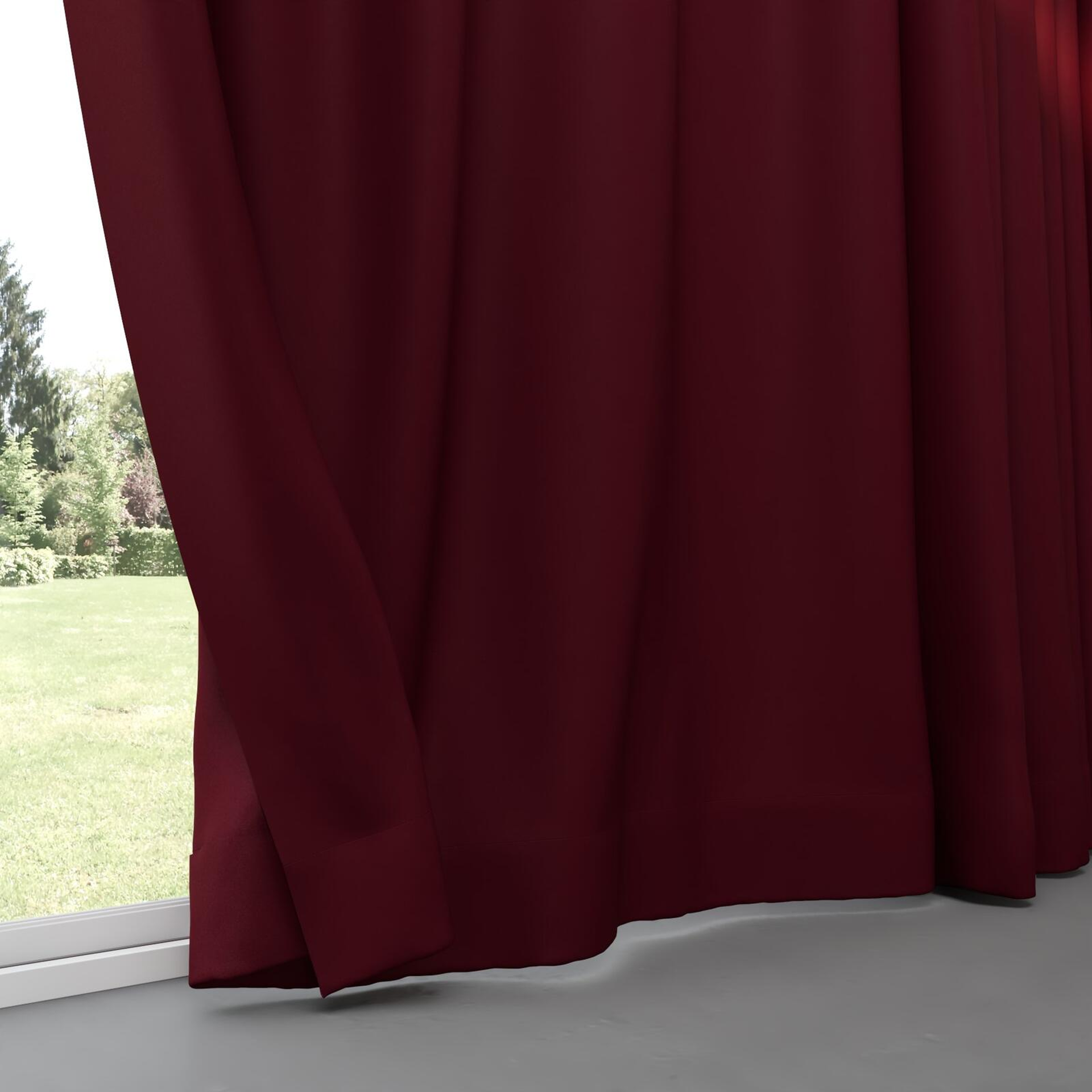 Bottom view of Vela Boudoir, pinch pleat