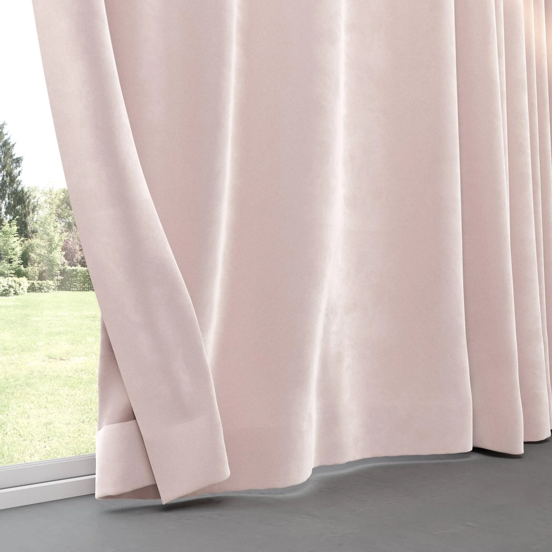 Bottom view of Velvelux Sweet, pinch pleat