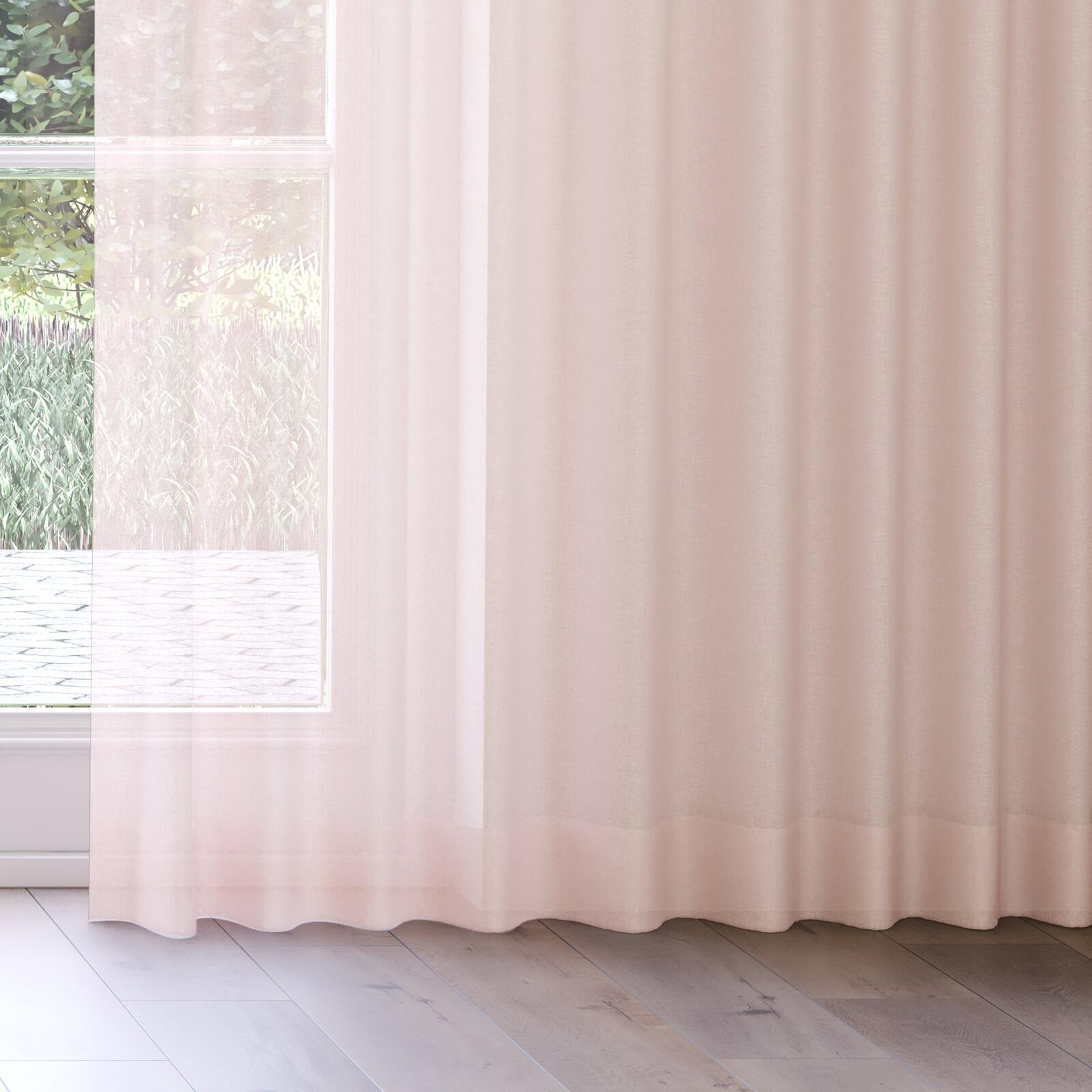 Bottom view of Sardinia Rosa, on curtain rail