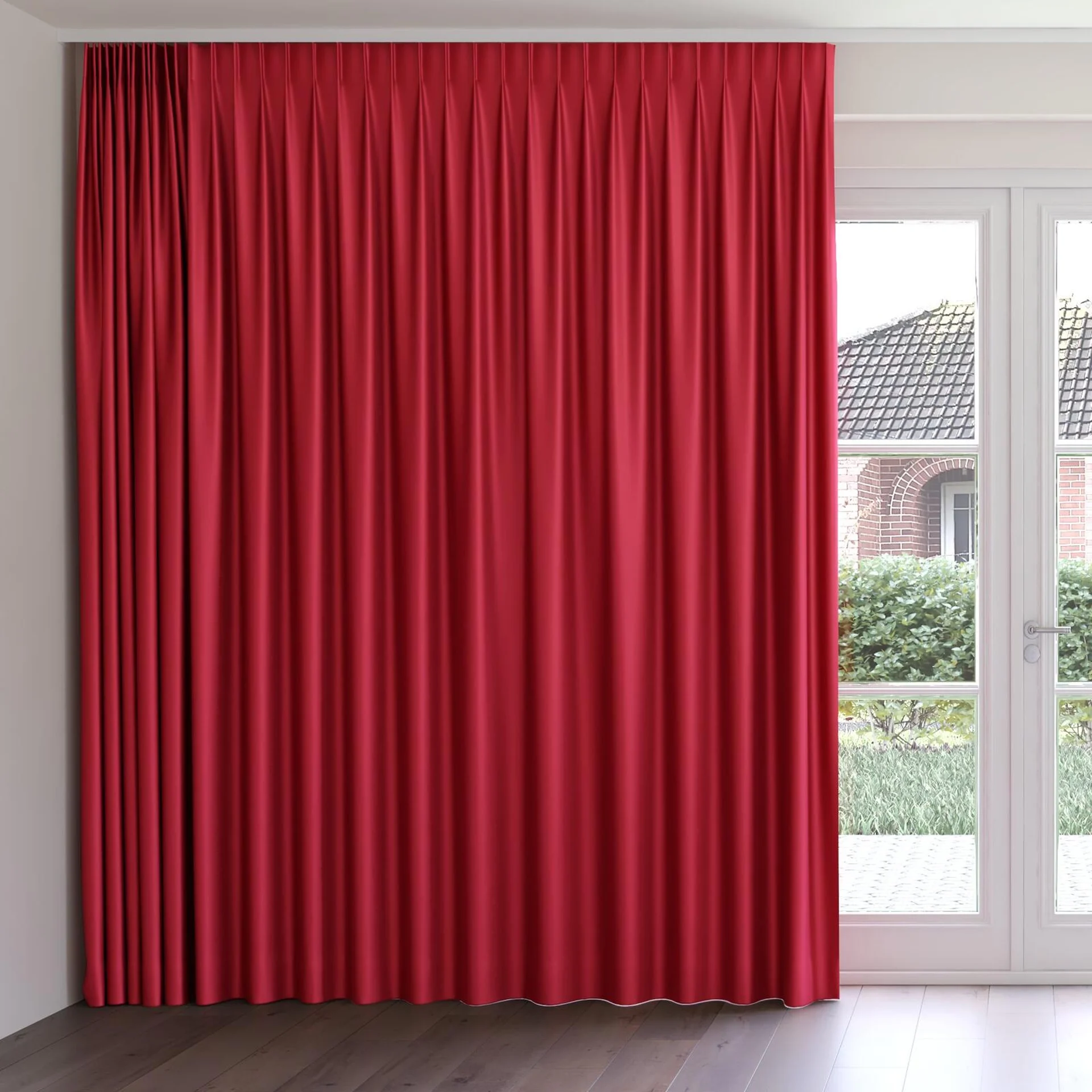 Front view of Moonbeam Mars, on curtain rail