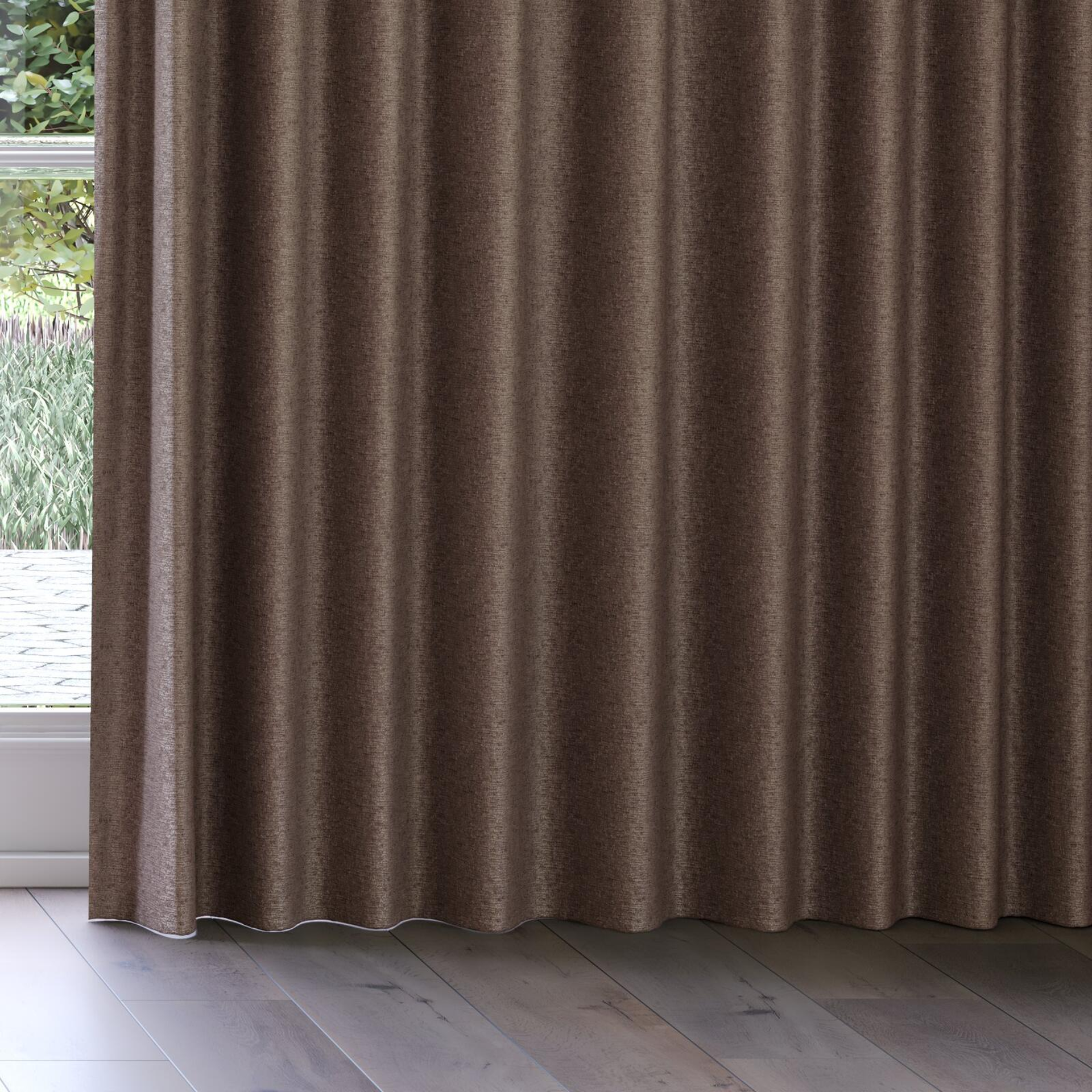 Bottom view of Monsieur Tiramisu, on curtain rail
