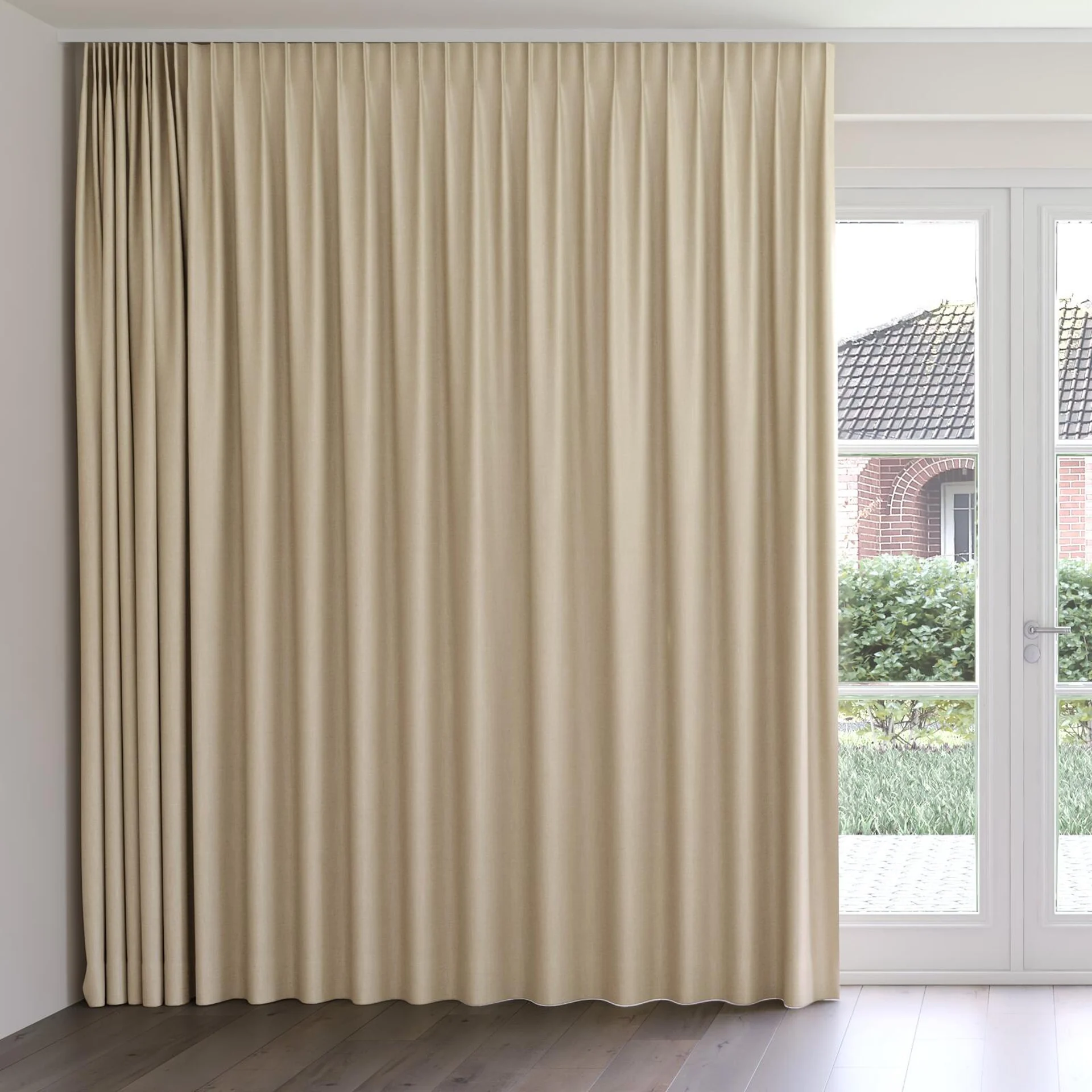 Front view of Gent Sesame, on curtain rail