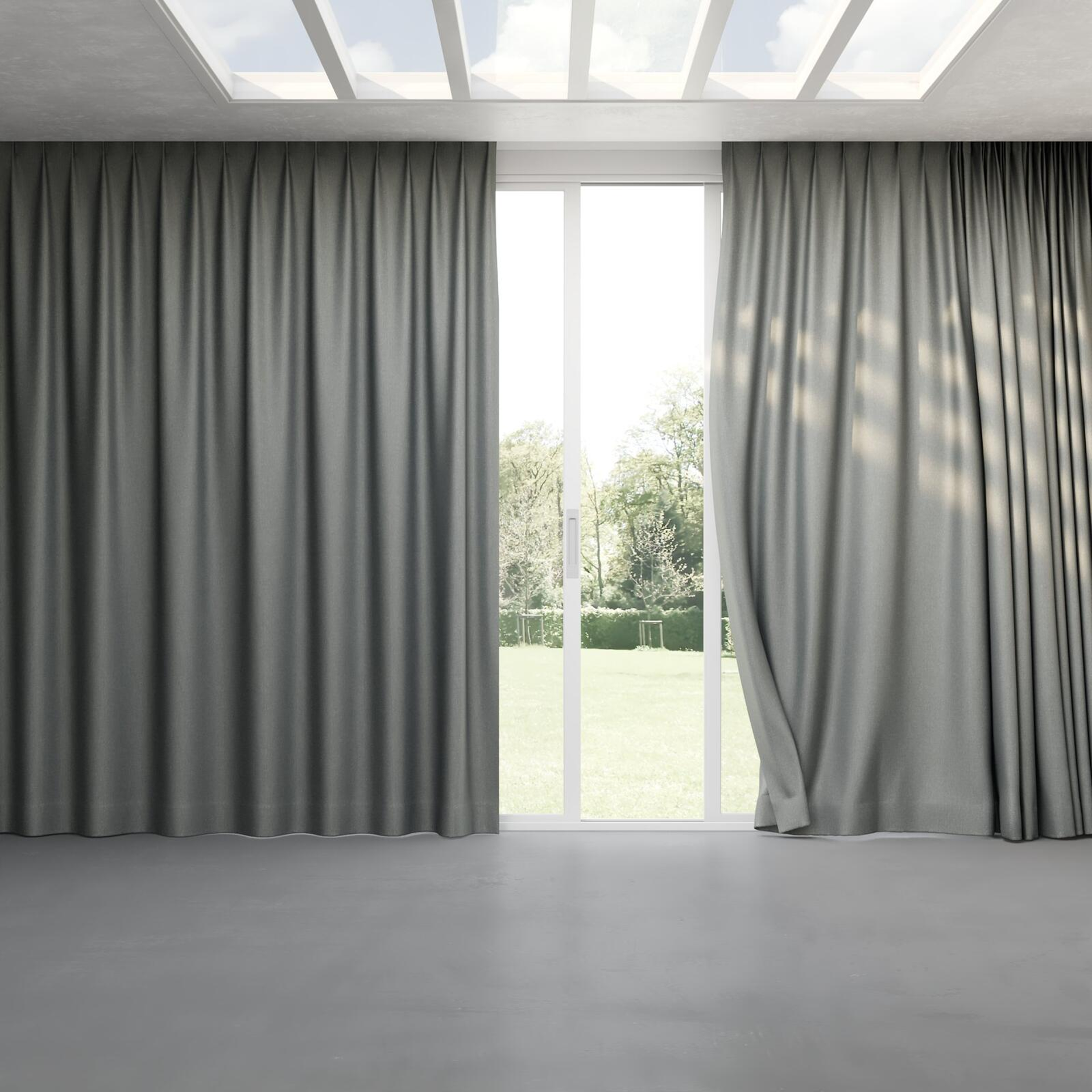 Full view of Tonga Iron, pinch pleat