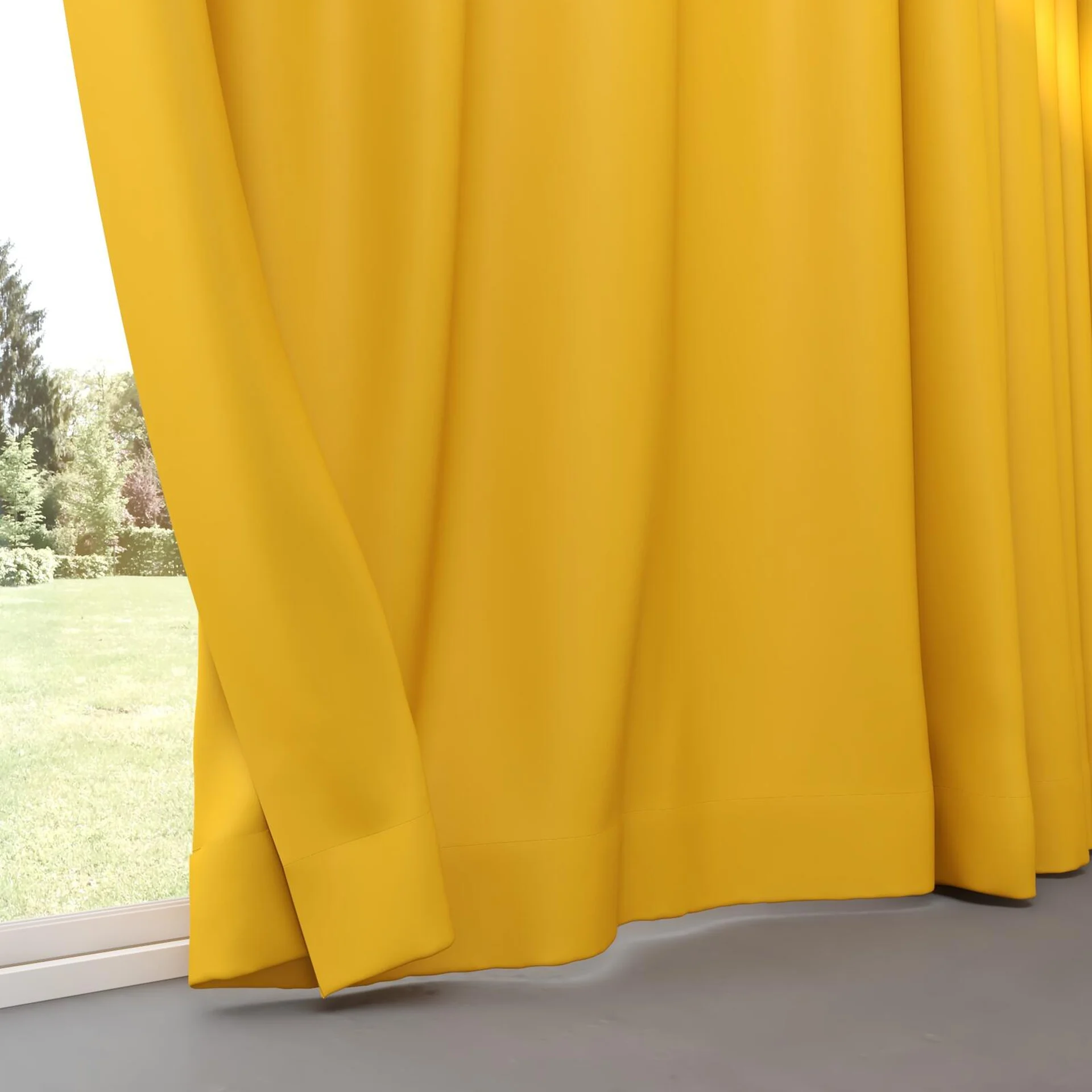 Bottom view of Ultra Dim Honey, pinch pleat