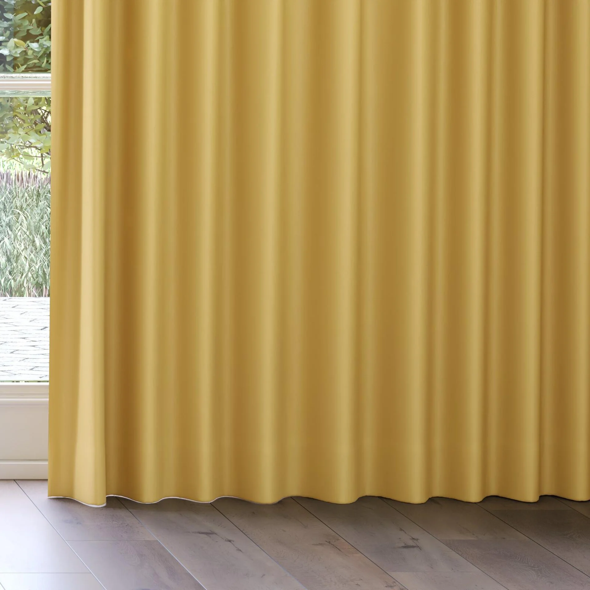 Bottom view of Blockbuster Caramel, on curtain rail