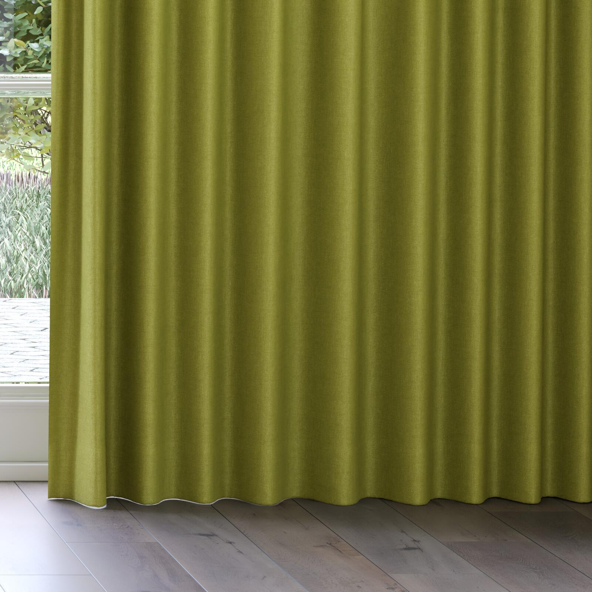 Bottom view of Perfecto Oasis, on curtain rail