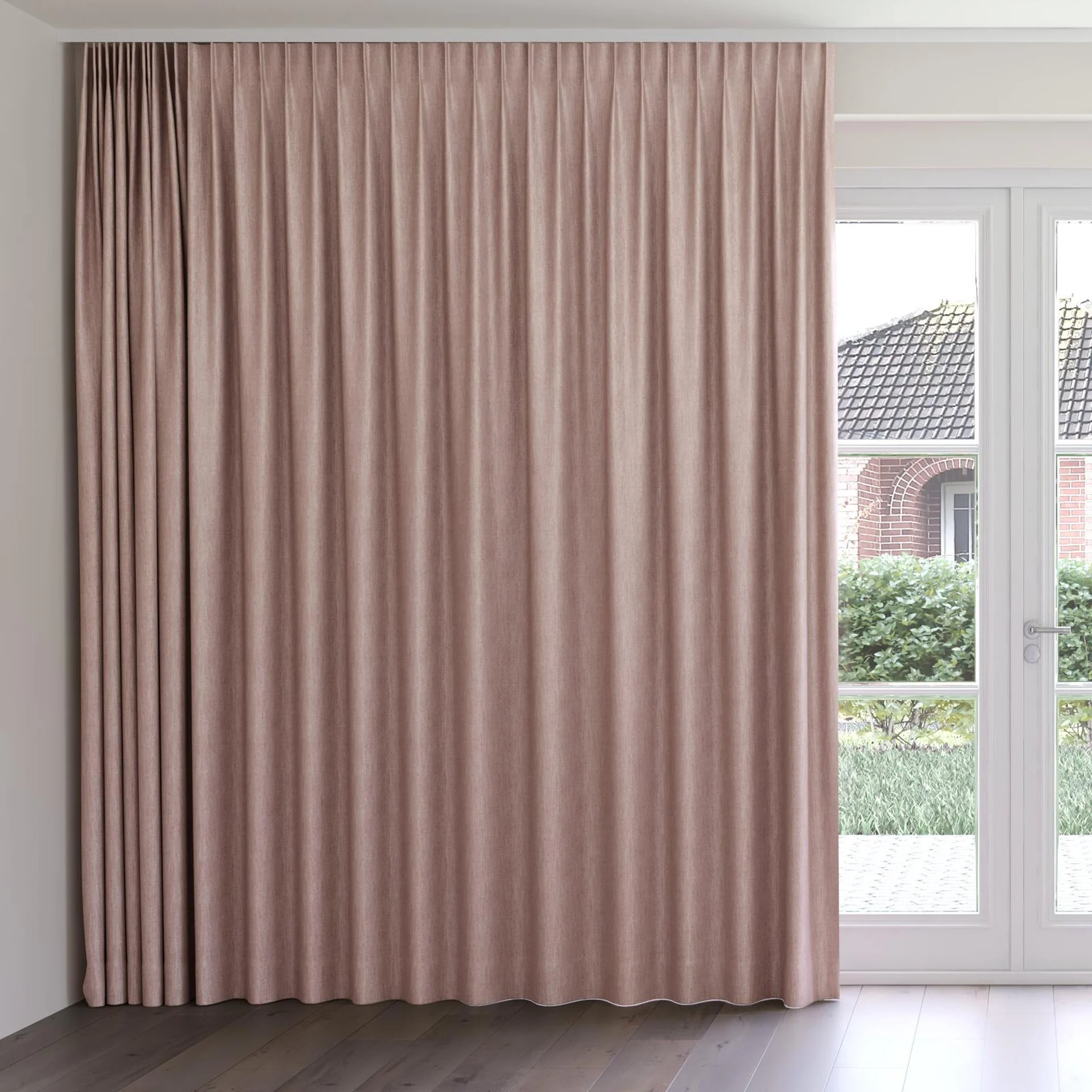 Front view of Trezor Boudoir, on curtain rail