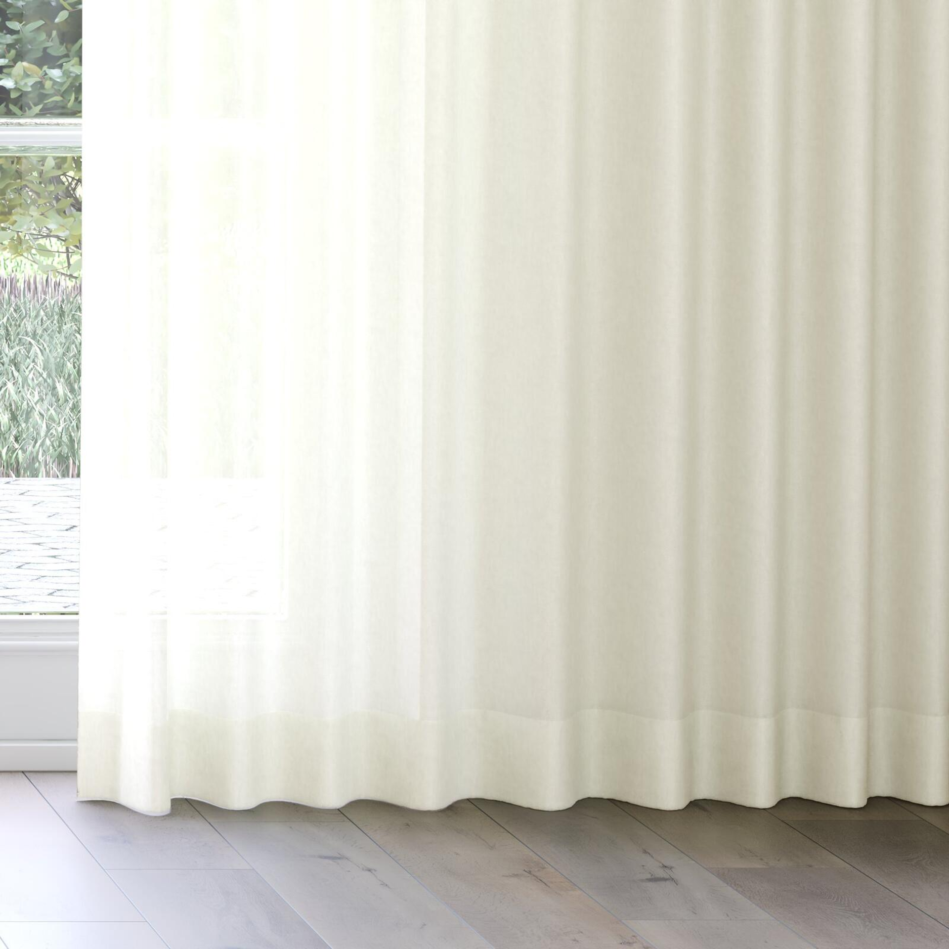 Bottom view of Flo II Putty, on curtain rail