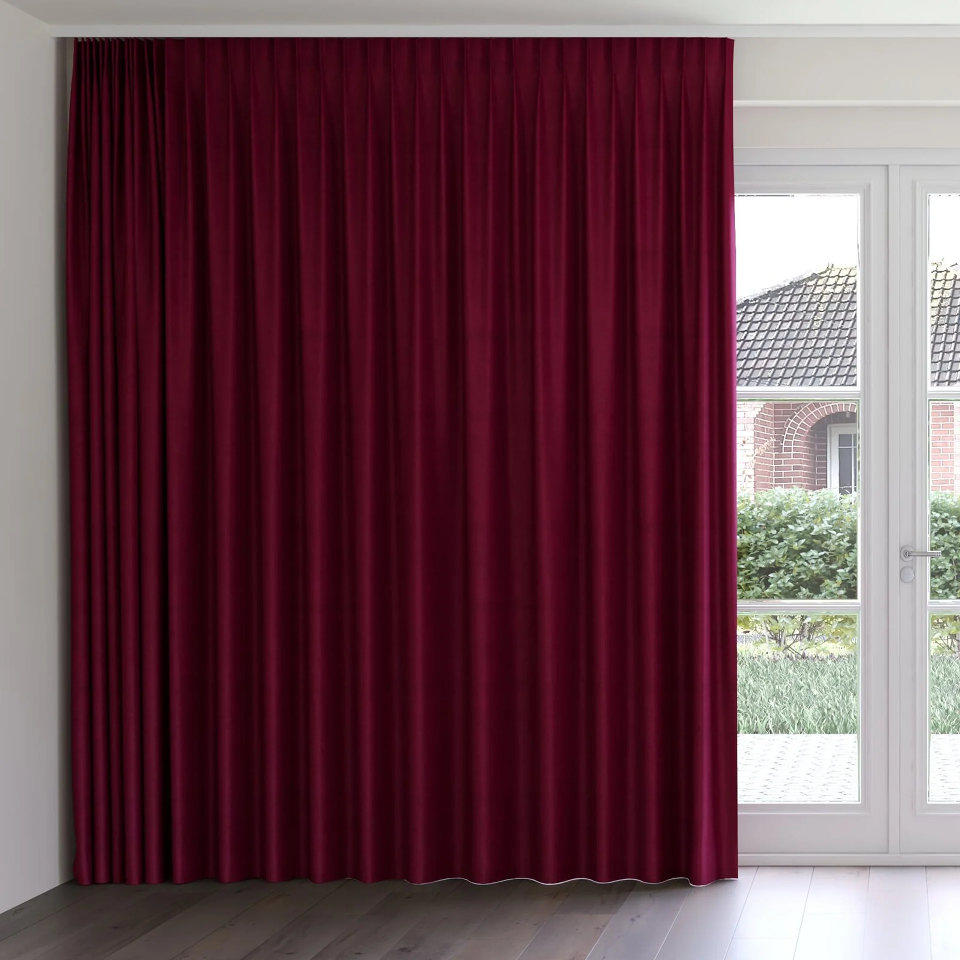 Front view of Baron Passion, on curtain rail