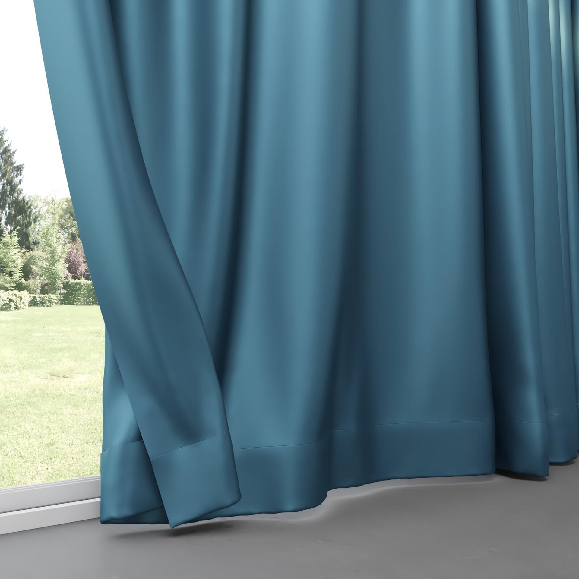 Bottom view of Moonbeam Ocean, pinch pleat