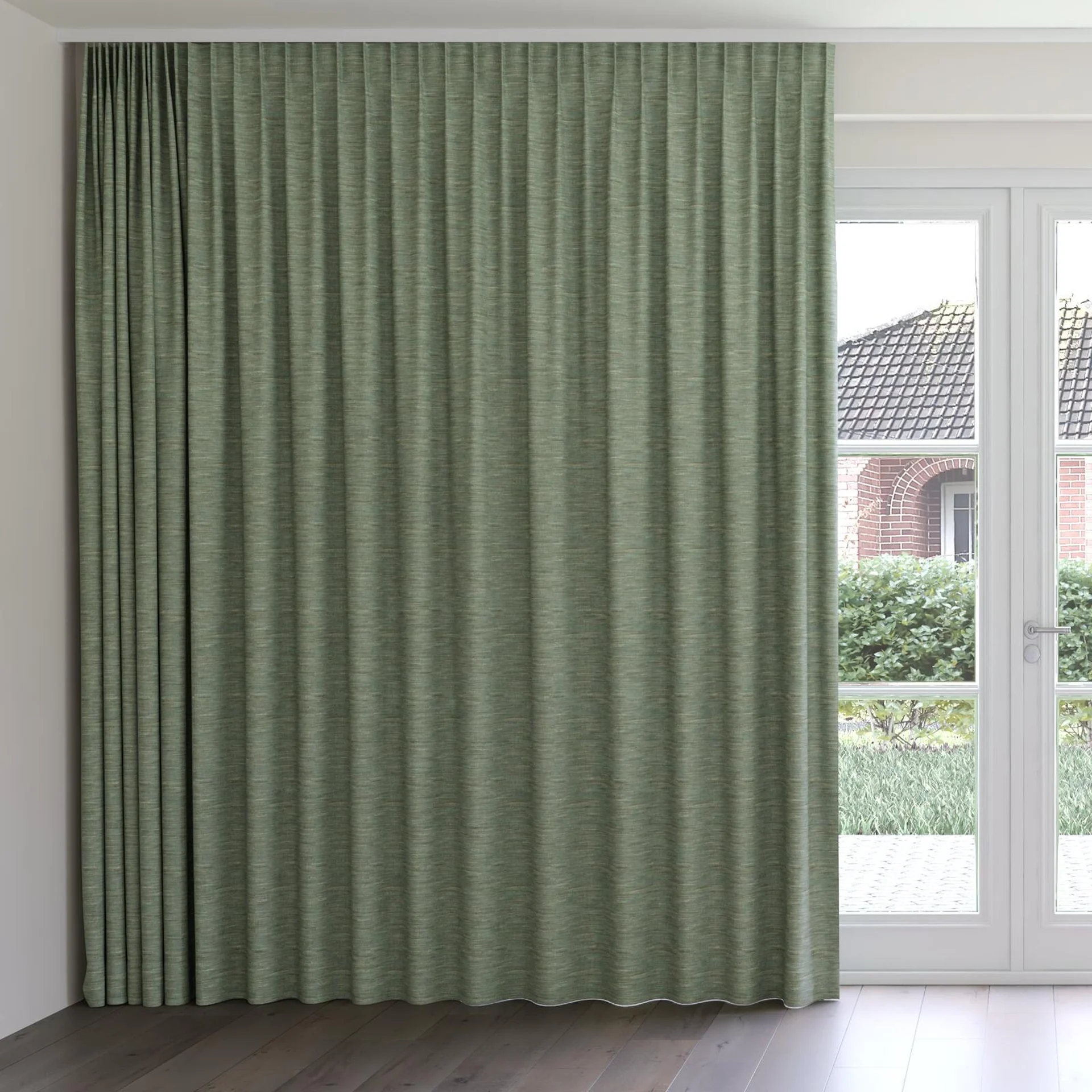 Front view of Venus Baltic, on curtain rail
