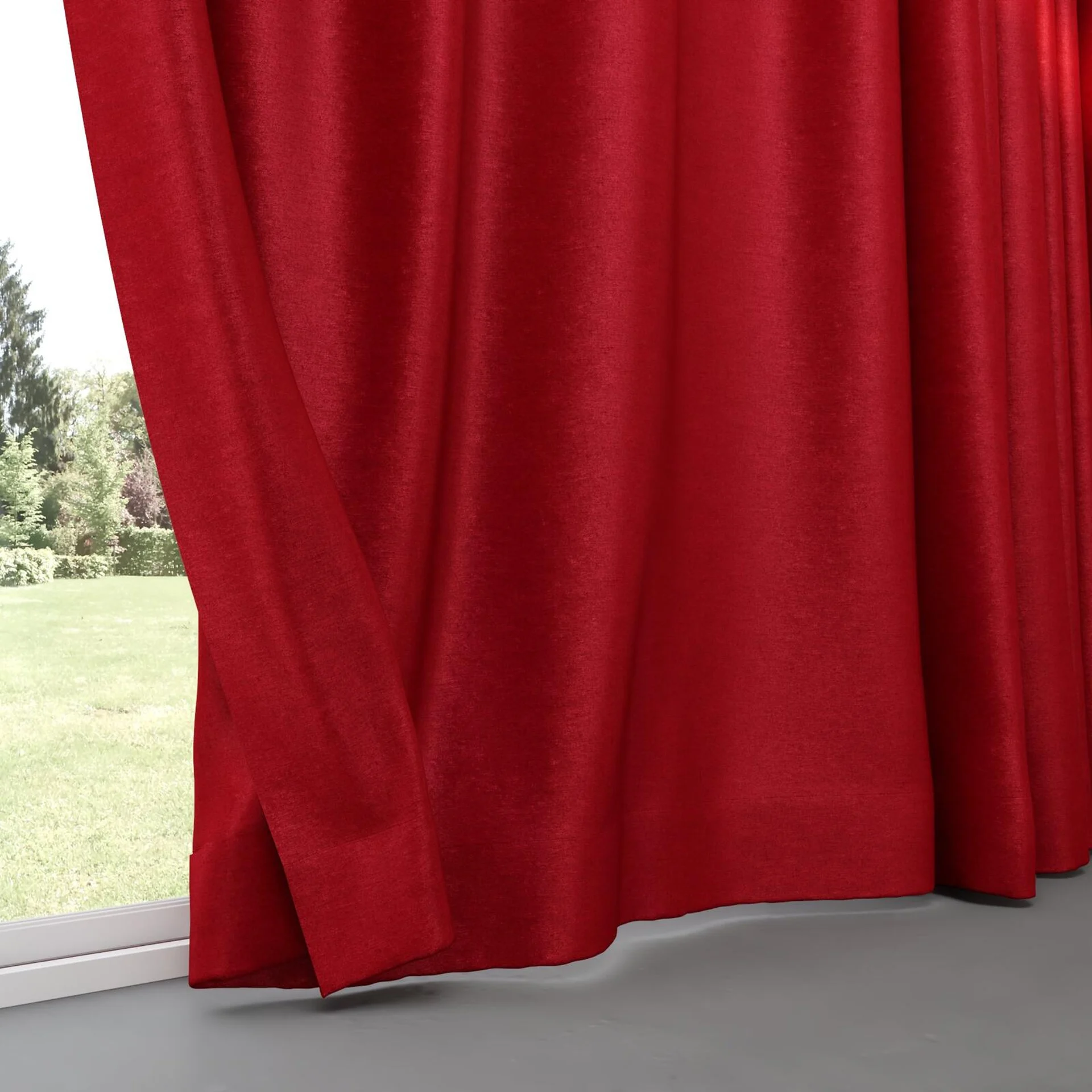 Bottom view of Drama Cherry, pinch pleat