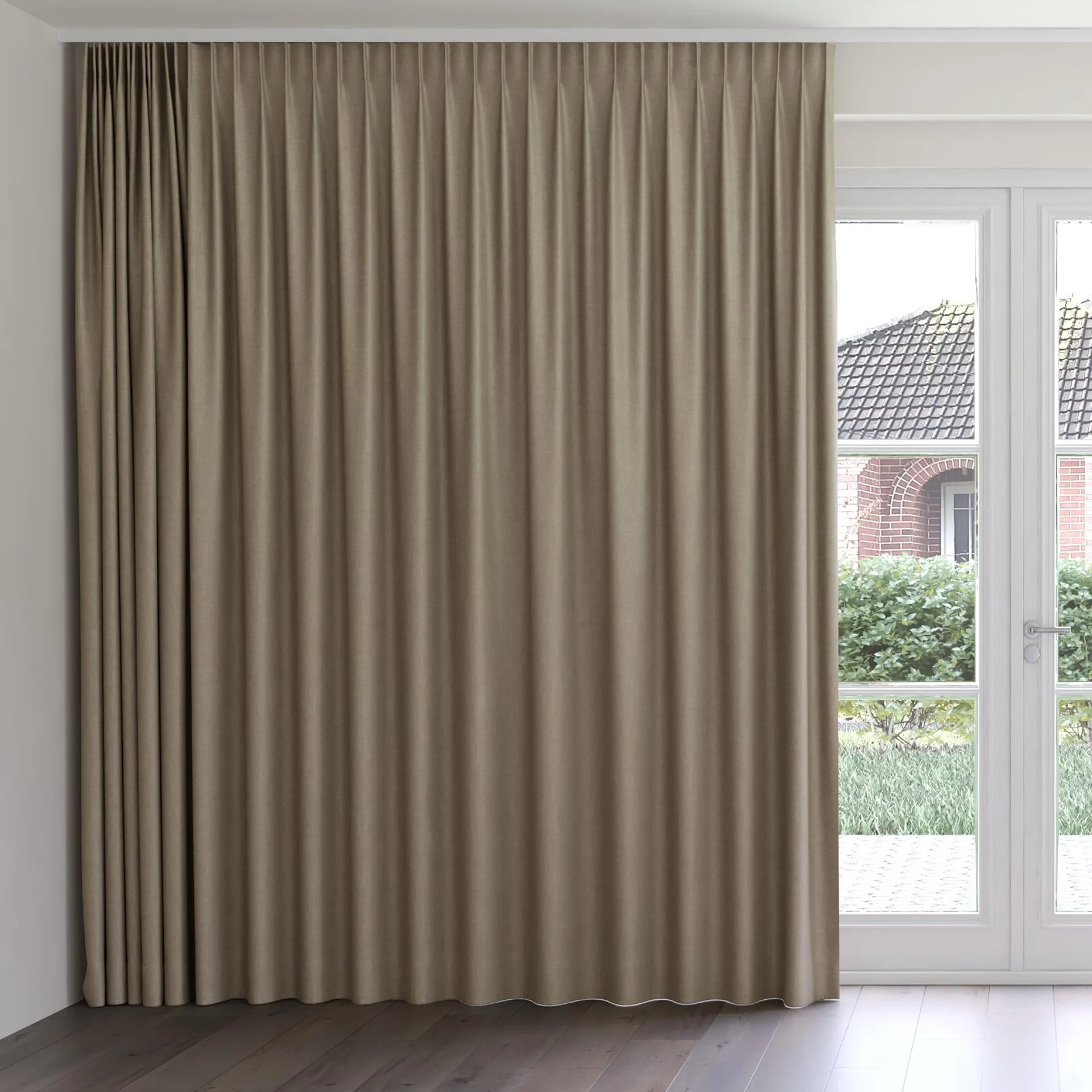 Front view of Perfecto Fossil, on curtain rail