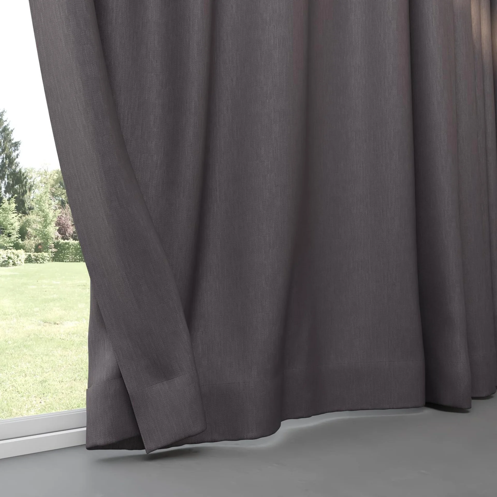 Bottom view of Cordoba Griffin, pinch pleat