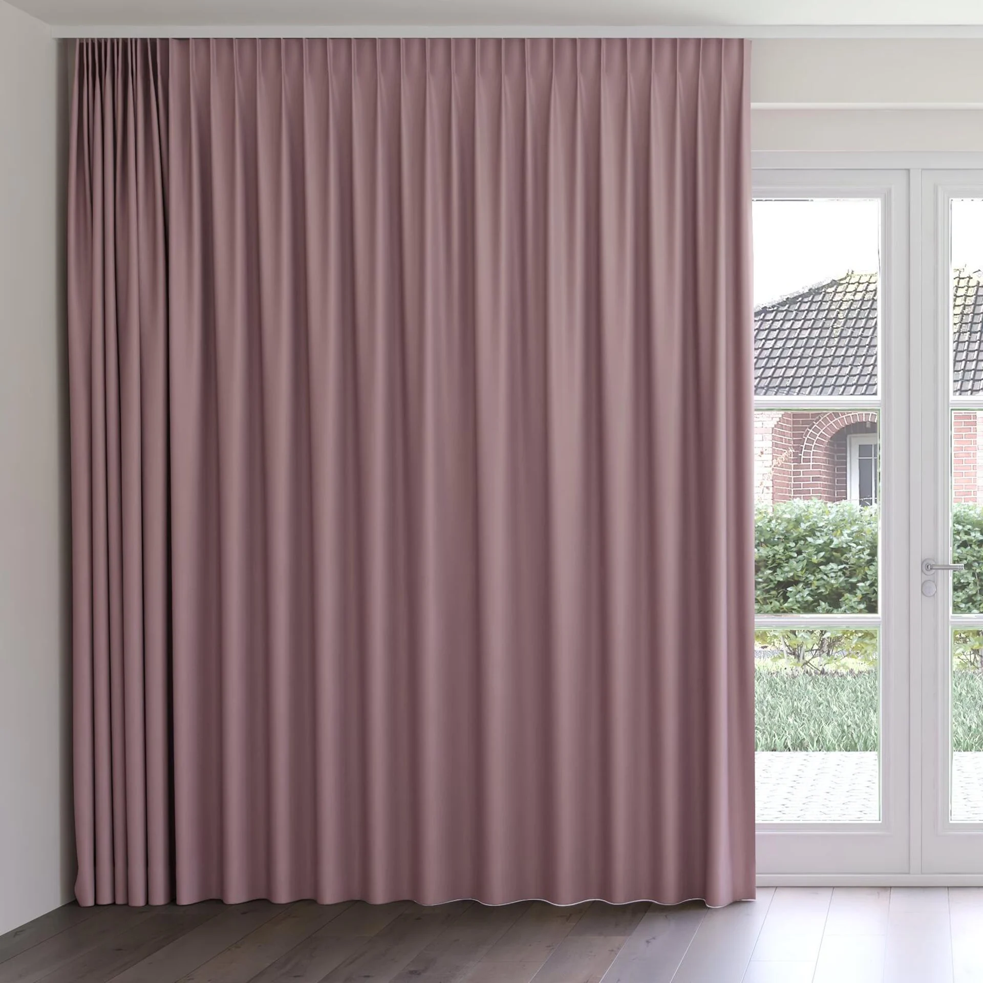 Front view of Blockbuster Quartz, on curtain rail
