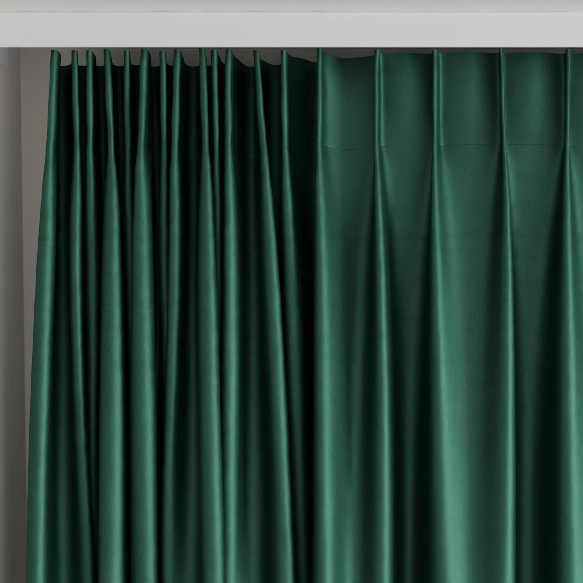 Top view of Warlock Emerald, on curtain rail