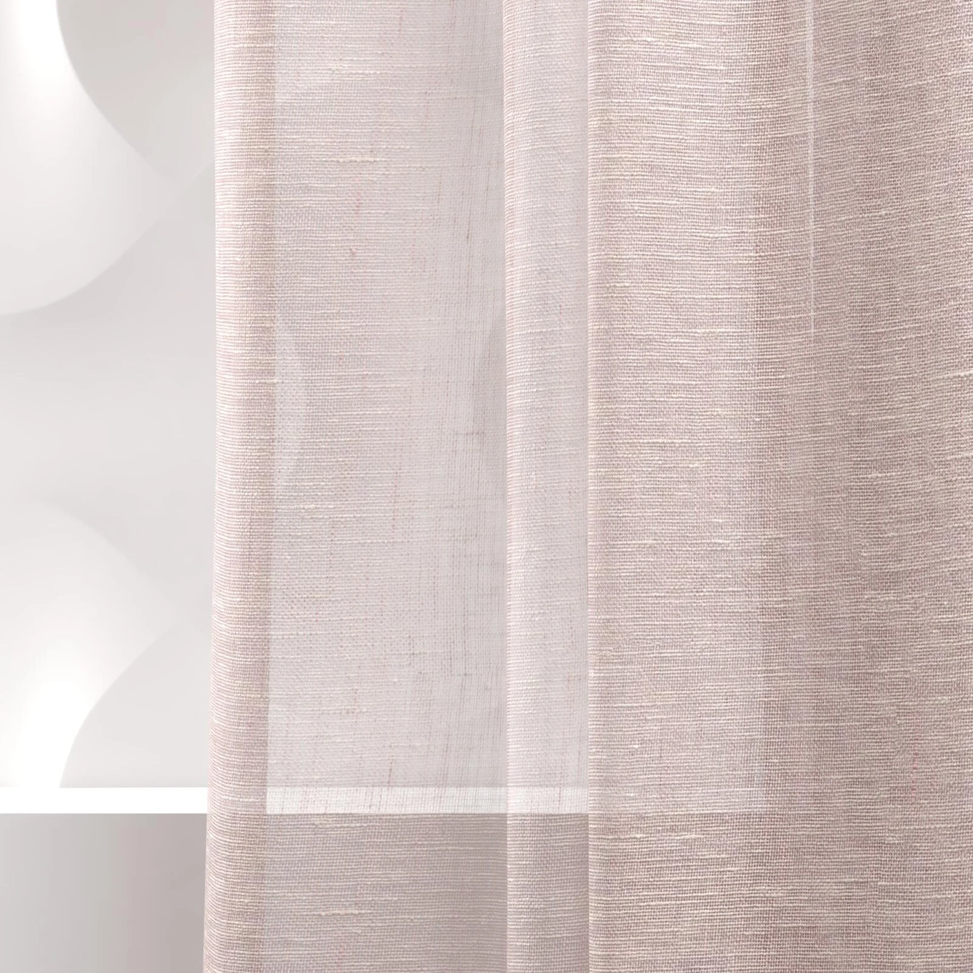 Detailed view of Pure Linen Petal