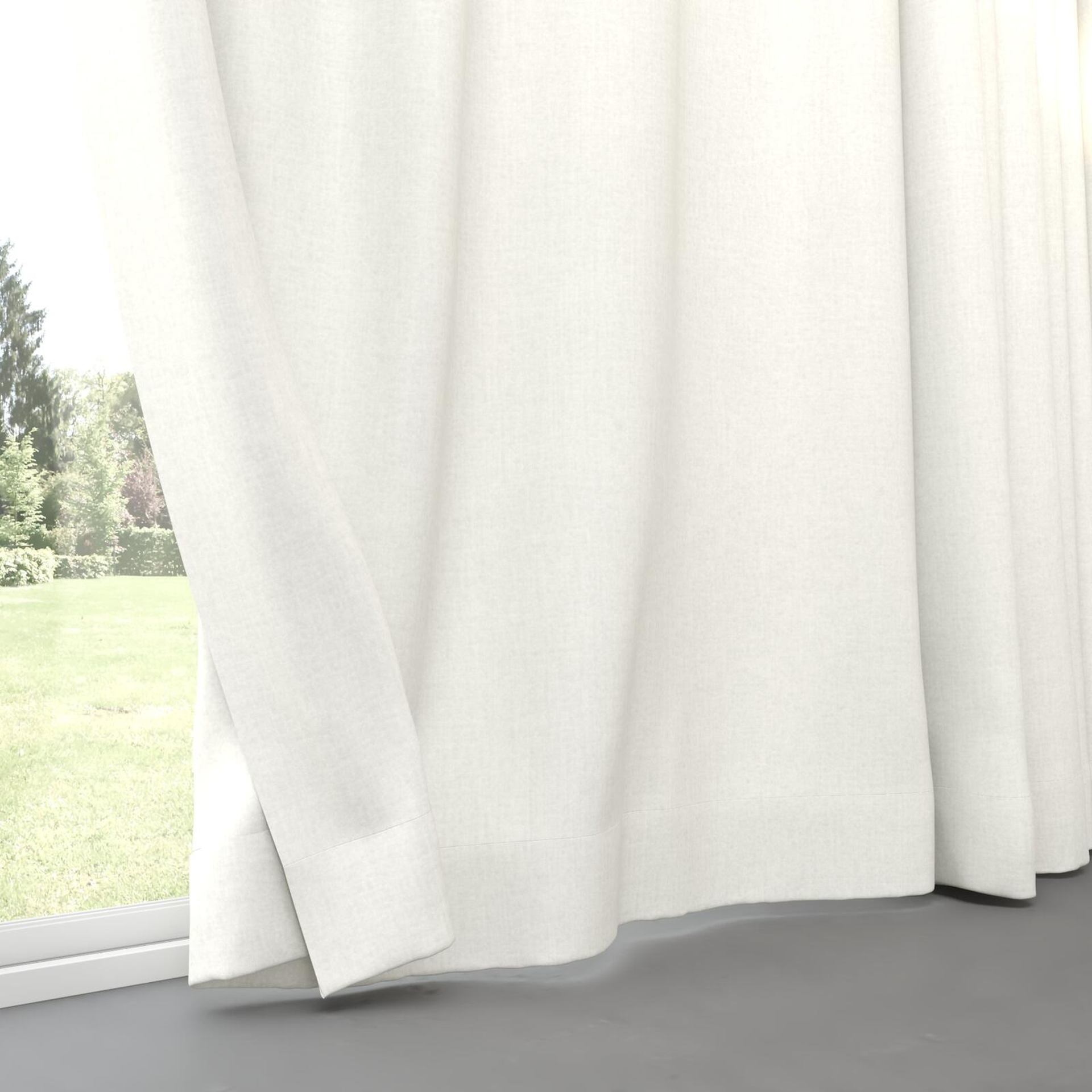 Bottom view of Cushy Snow, pinch pleat