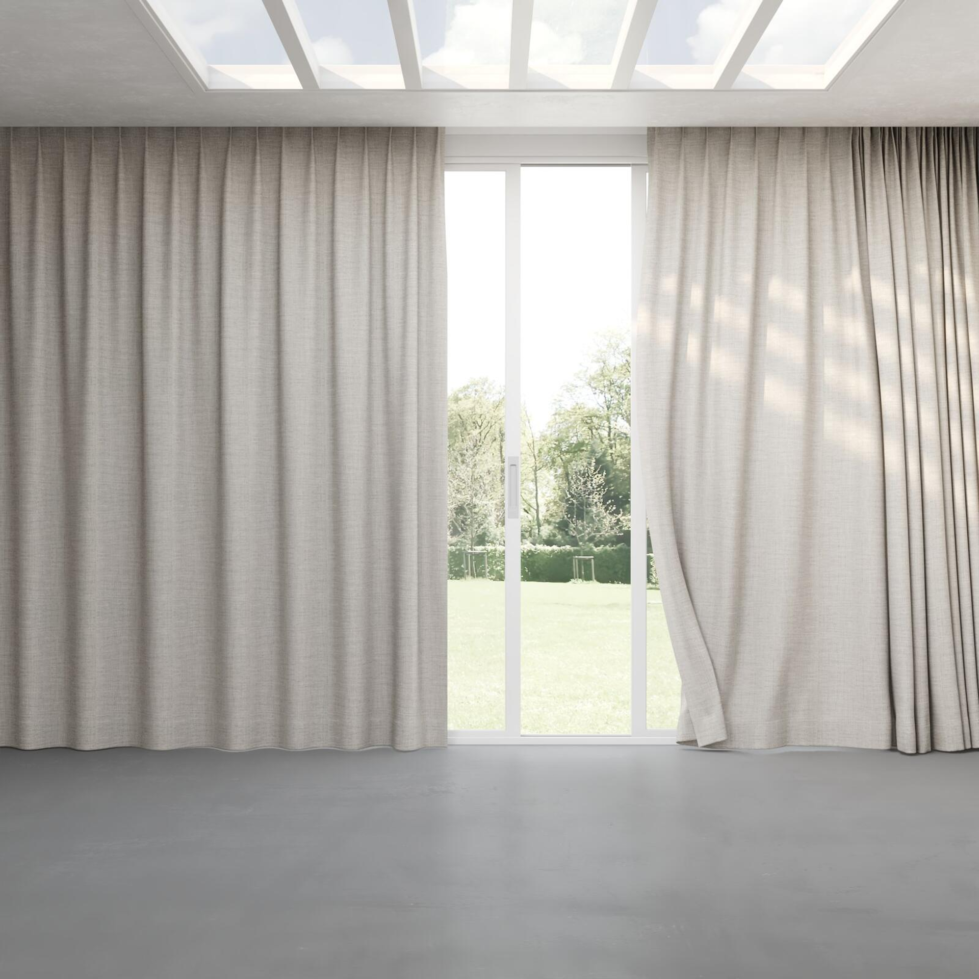 Full view of Chatham Stone, pinch pleat