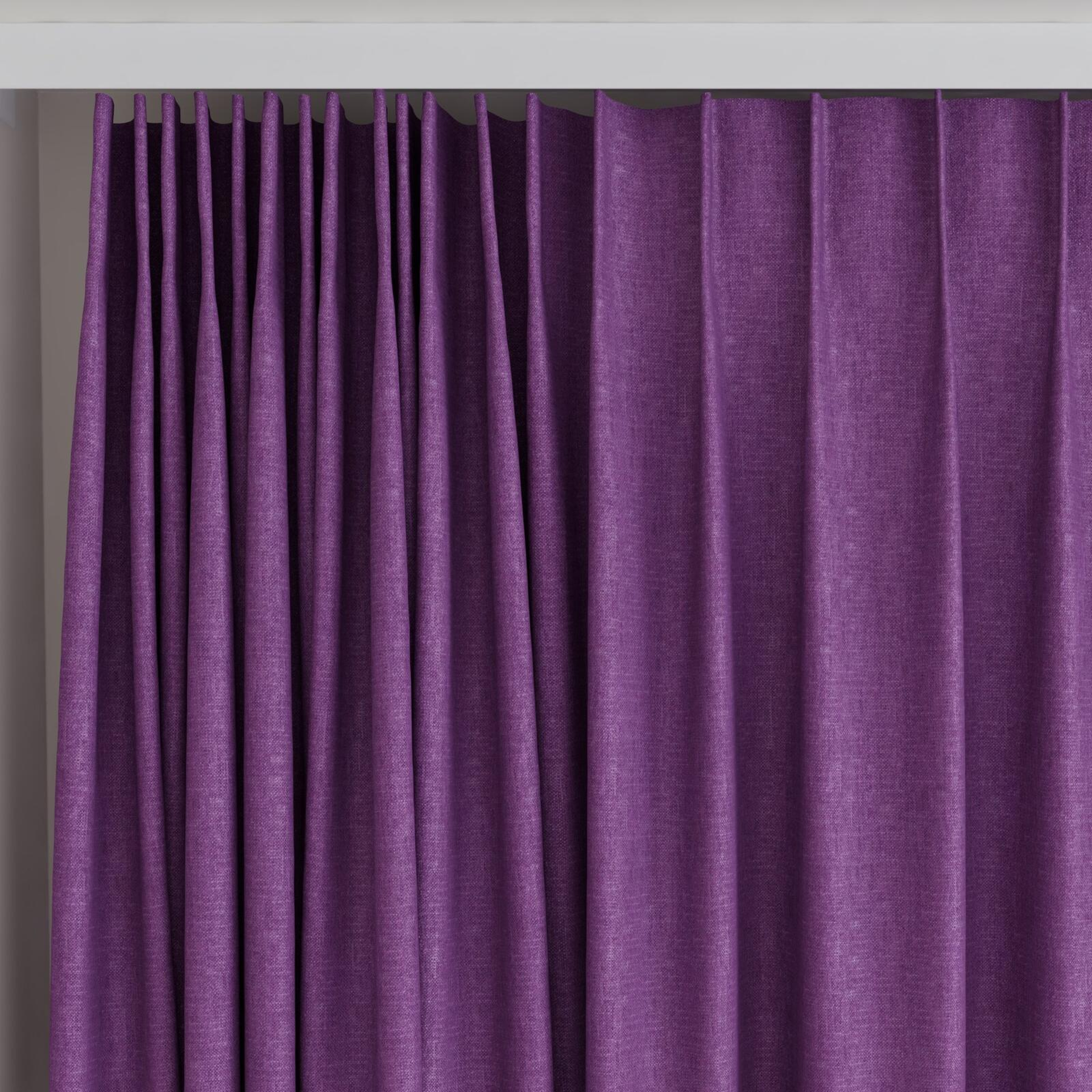 Top view of Rover Emperor, on curtain rail