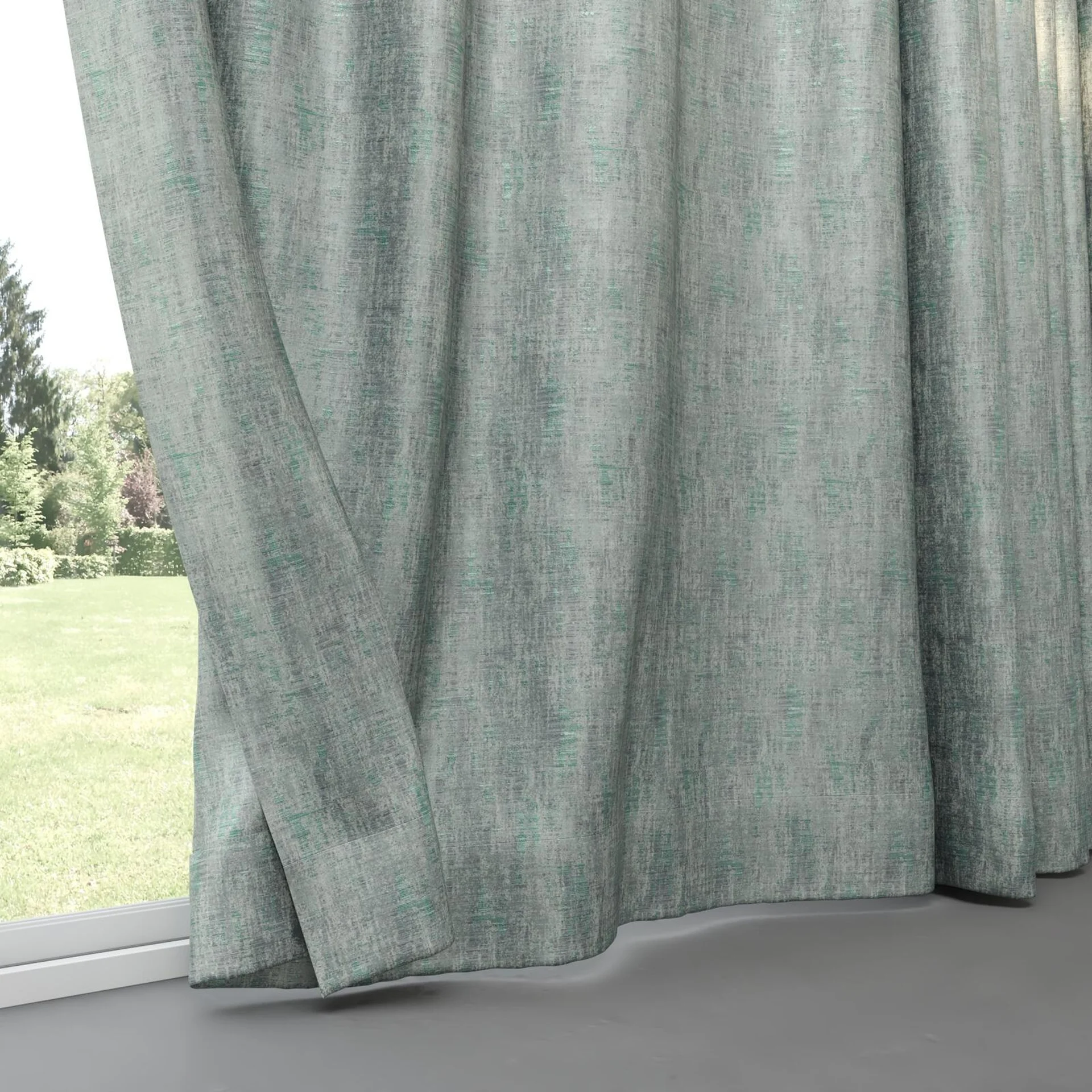 Bottom view of Nominee Emerald, pinch pleat