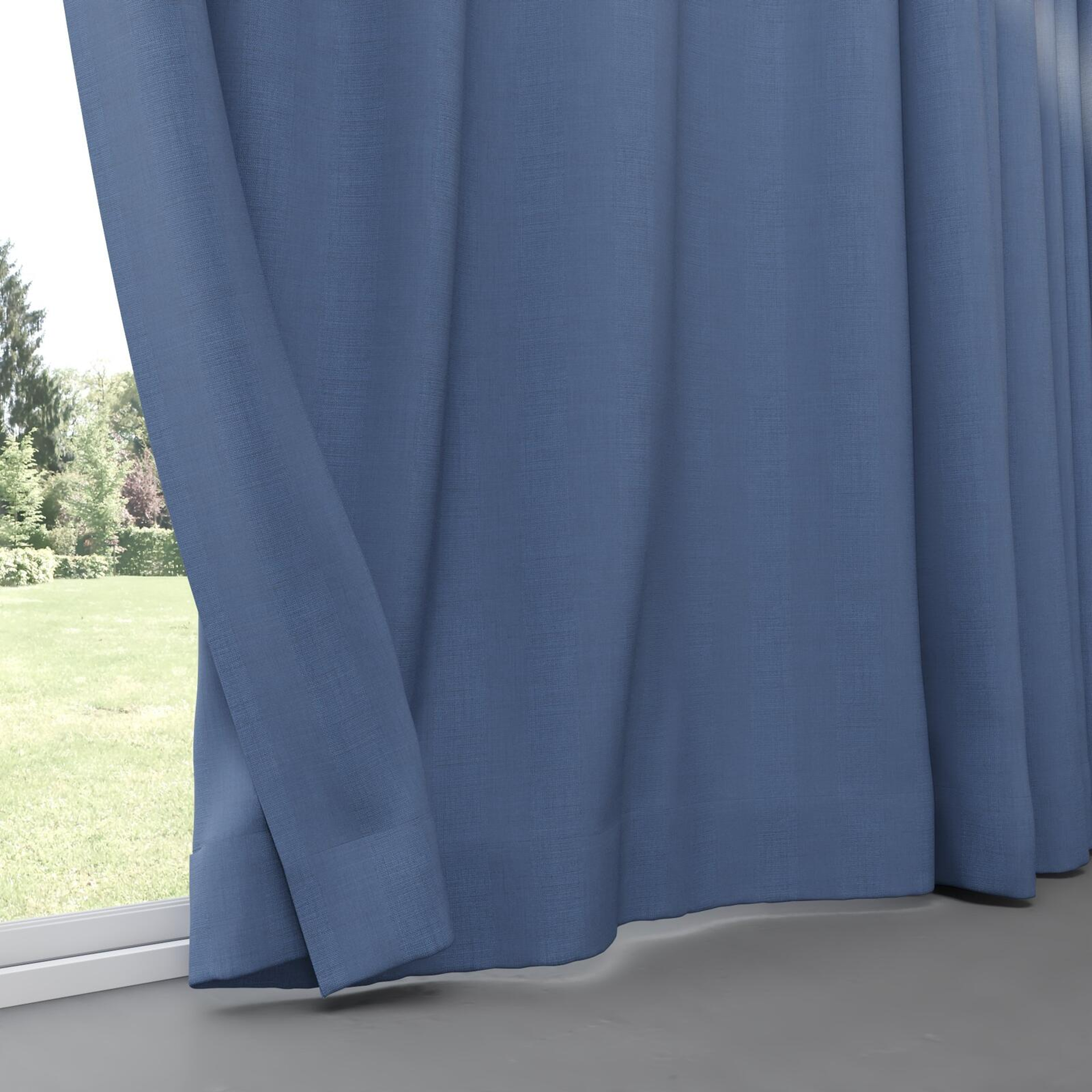Bottom view of Tasman UC Pacific, pinch pleat