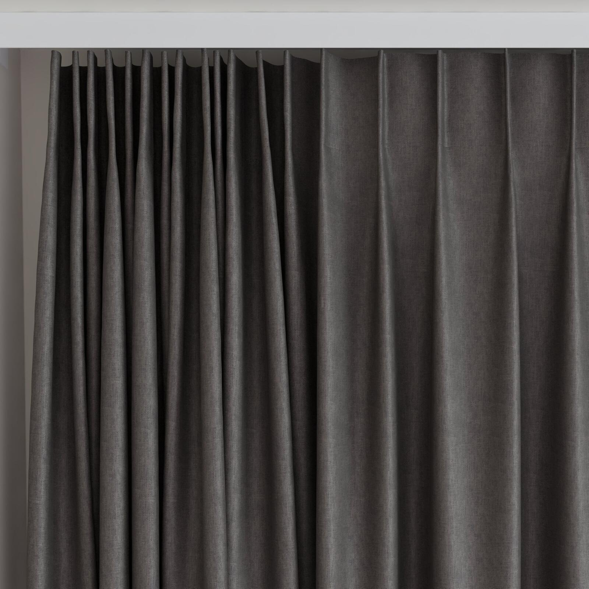 Top view of Naturama Griffin, on curtain rail