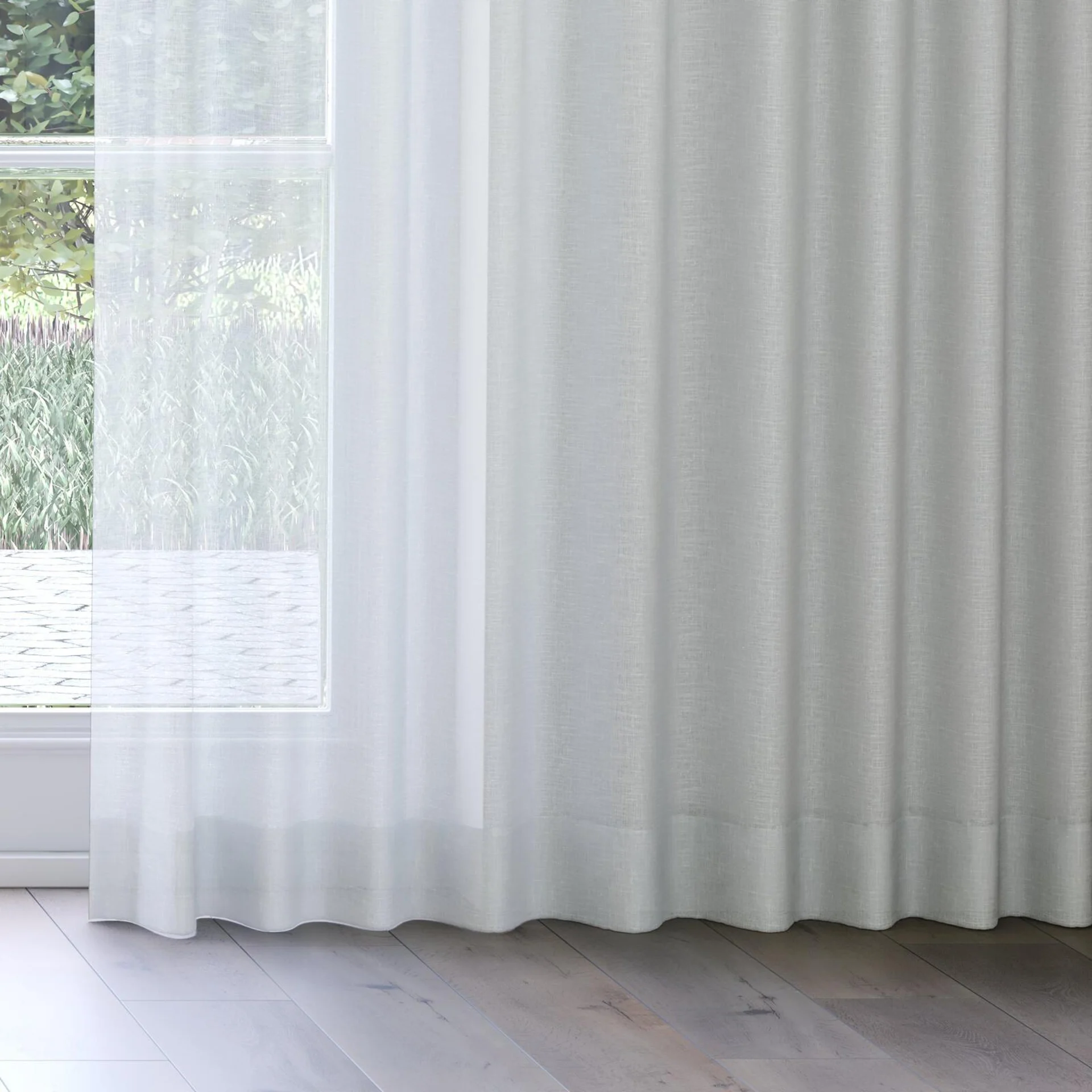 Bottom view of Uno Silver, on curtain rail