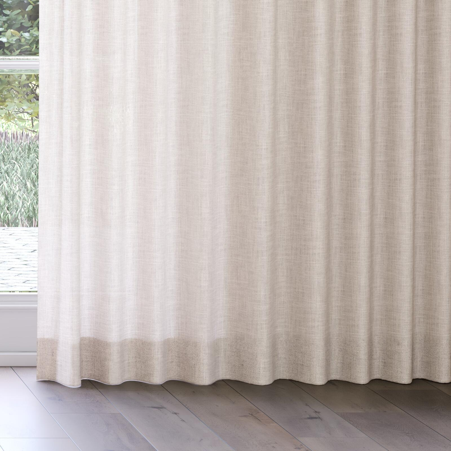 Bottom view of Motion Pure, on curtain rail
